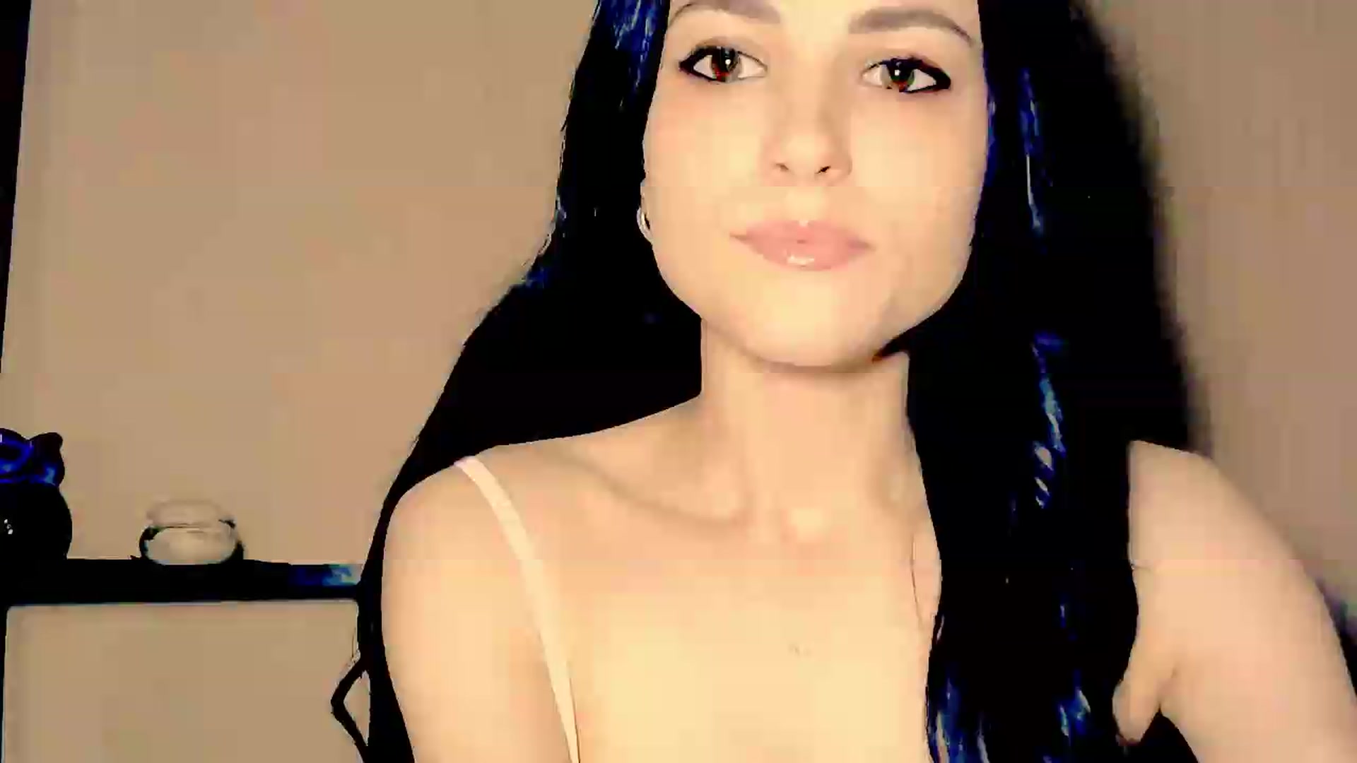 Gallery image thumbnail from Frioninny's myfreecams stream on, 07/11/2026, 20:31 image 19 of 20