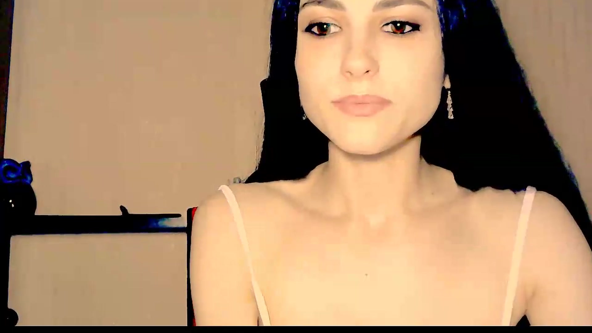 Gallery image thumbnail from Frioninny's myfreecams stream on, 07/16/2026, 19:42 image 17 of 20