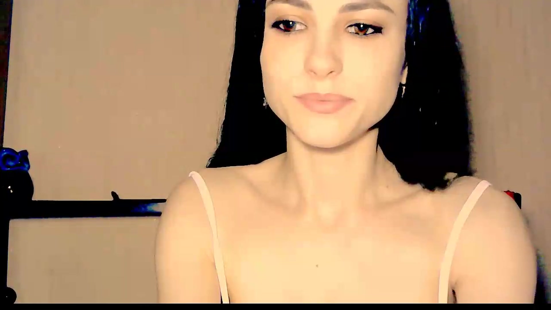 Gallery image thumbnail from Frioninny's myfreecams stream on, 07/16/2026, 19:42 image 14 of 20