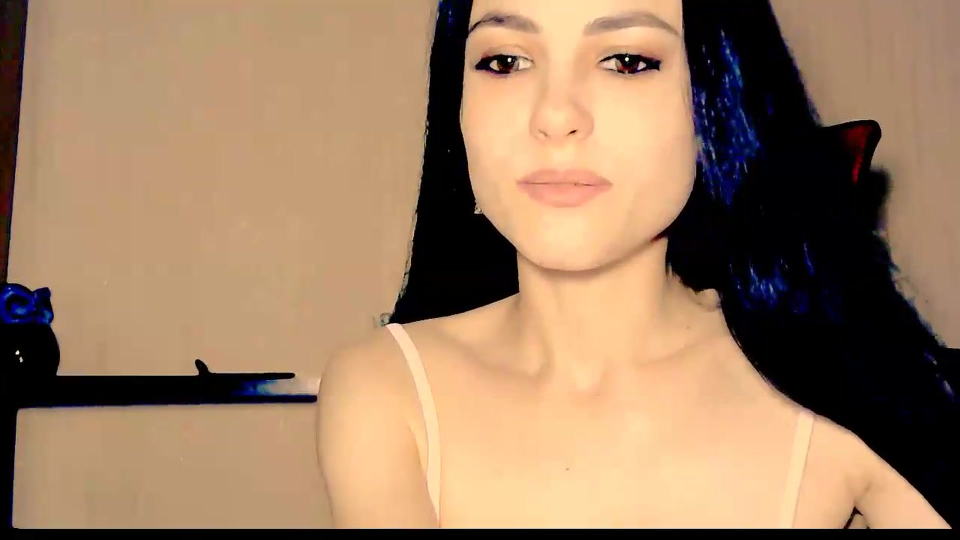 Gallery image thumbnail from Frioninny's myfreecams stream on, 07/16/2026, 19:42 image 3 of 20