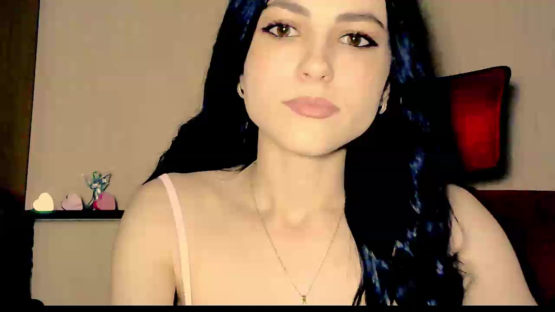 Gallery image thumbnail from Frioninny's myfreecams stream on, 07/31/2026, 19:11 image 4 of 20