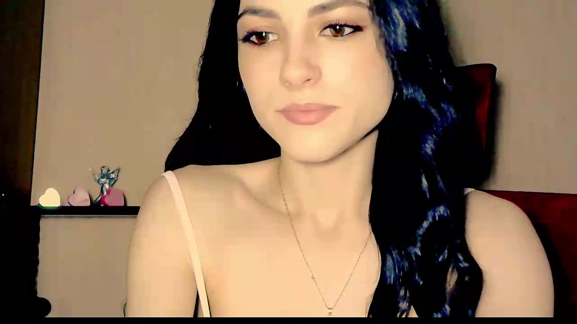 Gallery image thumbnail from Frioninny's myfreecams stream on, 07/31/2026, 19:11 image 8 of 20