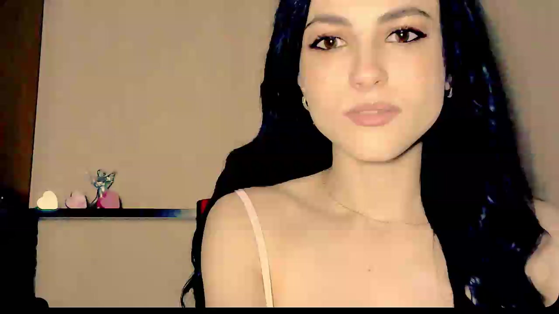 Gallery image thumbnail from Frioninny's myfreecams stream on, 07/31/2026, 20:21 image 12 of 20