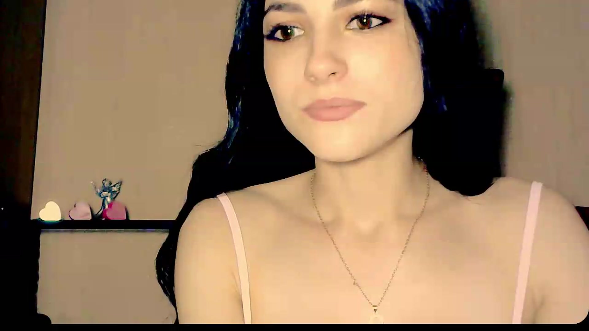 Gallery image thumbnail from Frioninny's myfreecams stream on, 07/31/2026, 20:21 image 16 of 20