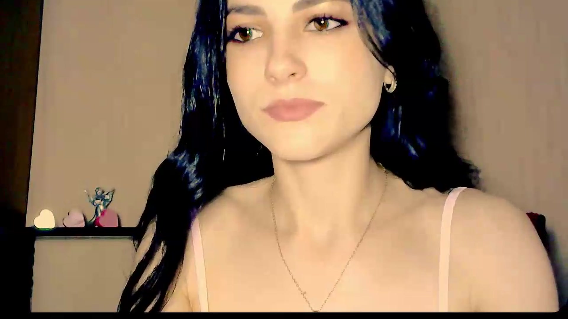 Gallery image thumbnail from Frioninny's myfreecams stream on, 07/31/2026, 21:41 image 4 of 20