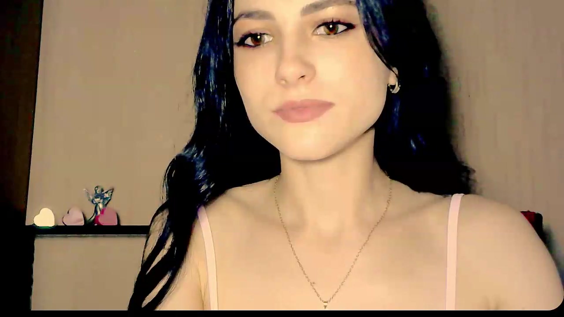 Gallery image thumbnail from Frioninny's myfreecams stream on, 07/31/2026, 21:41 image 5 of 20