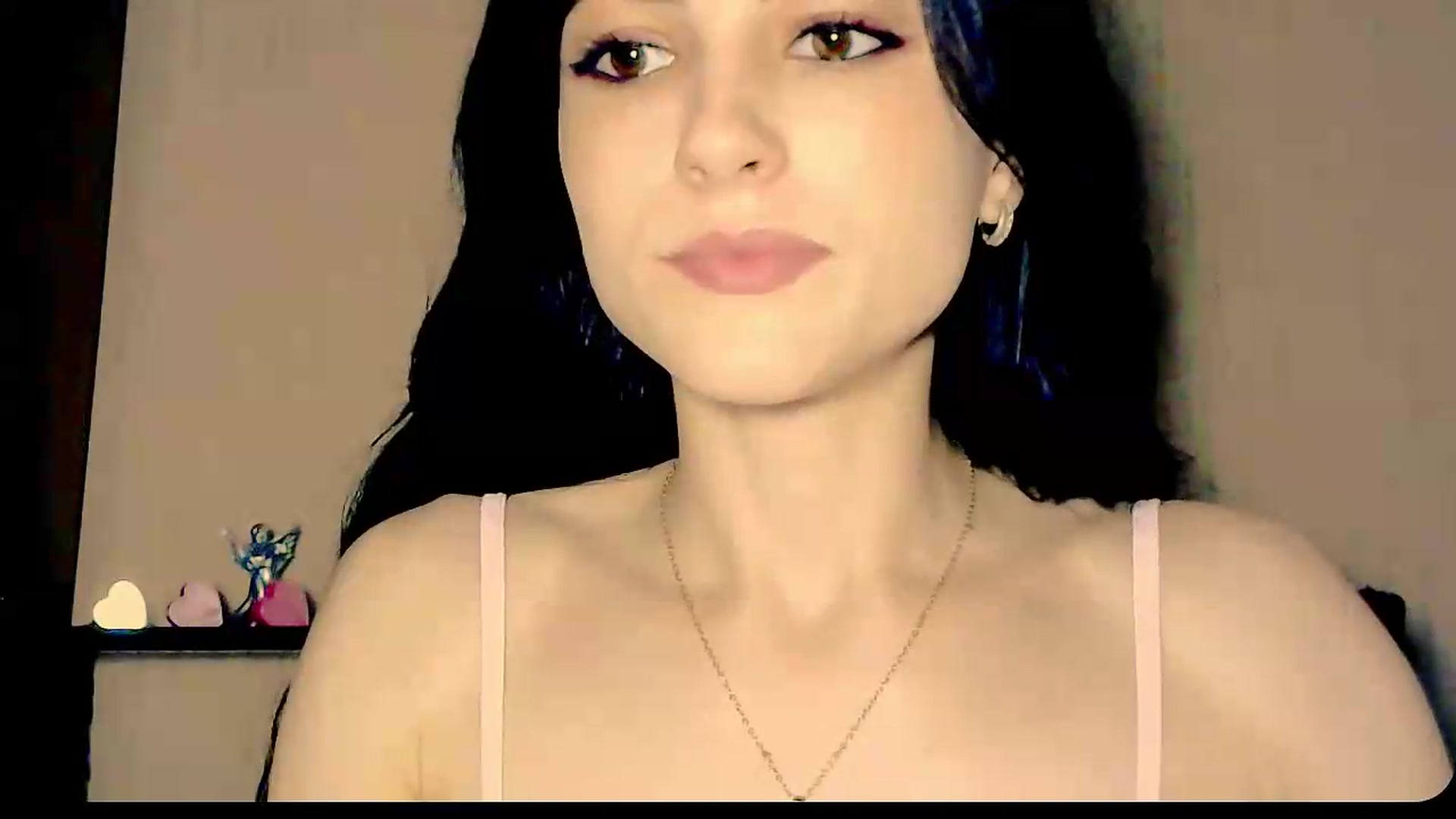Gallery image thumbnail from Frioninny's myfreecams stream on, 07/31/2026, 21:41 image 2 of 20
