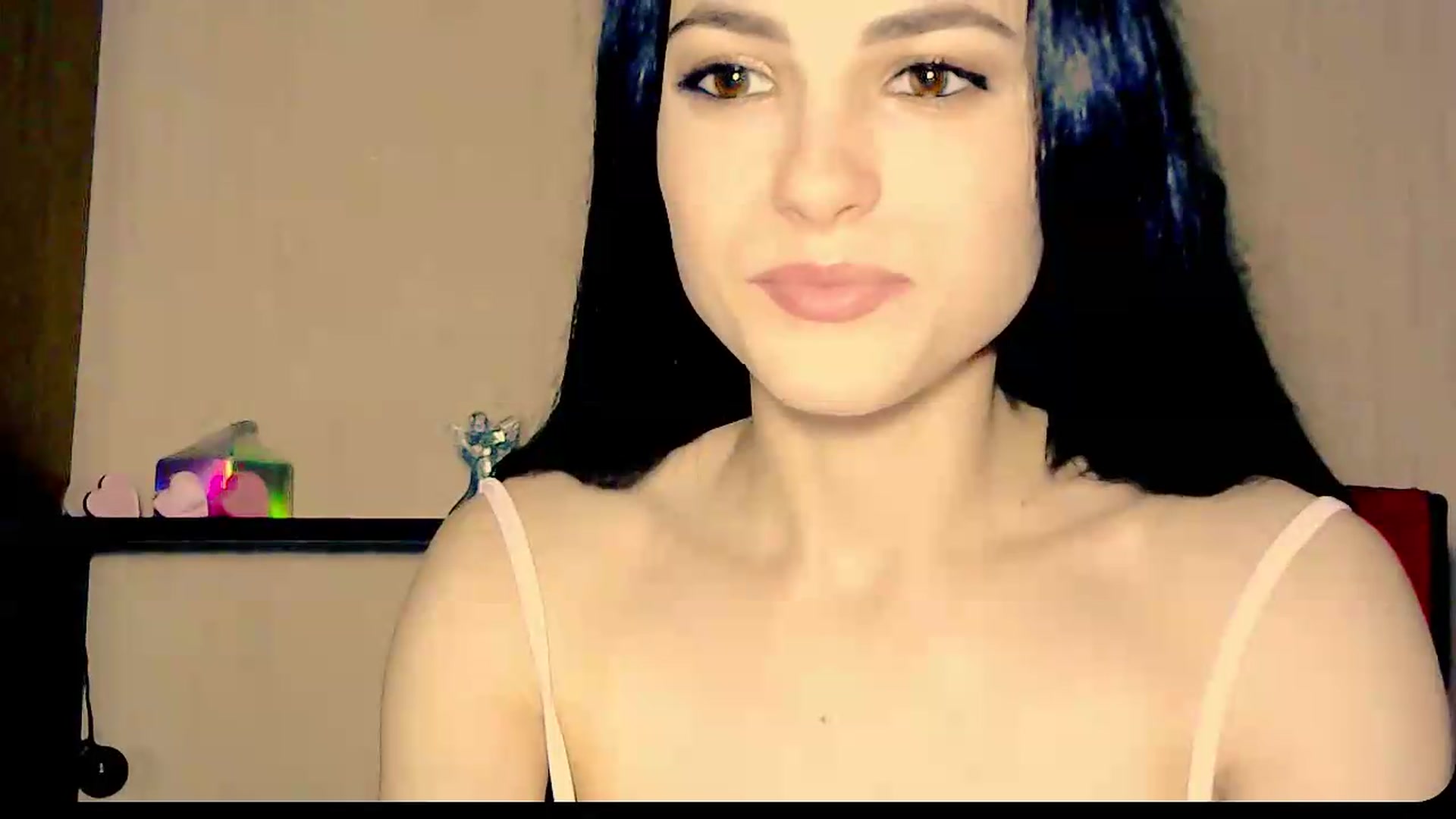 Gallery image thumbnail from Frioninny's myfreecams stream on, 08/06/2026, 20:34 image 11 of 20
