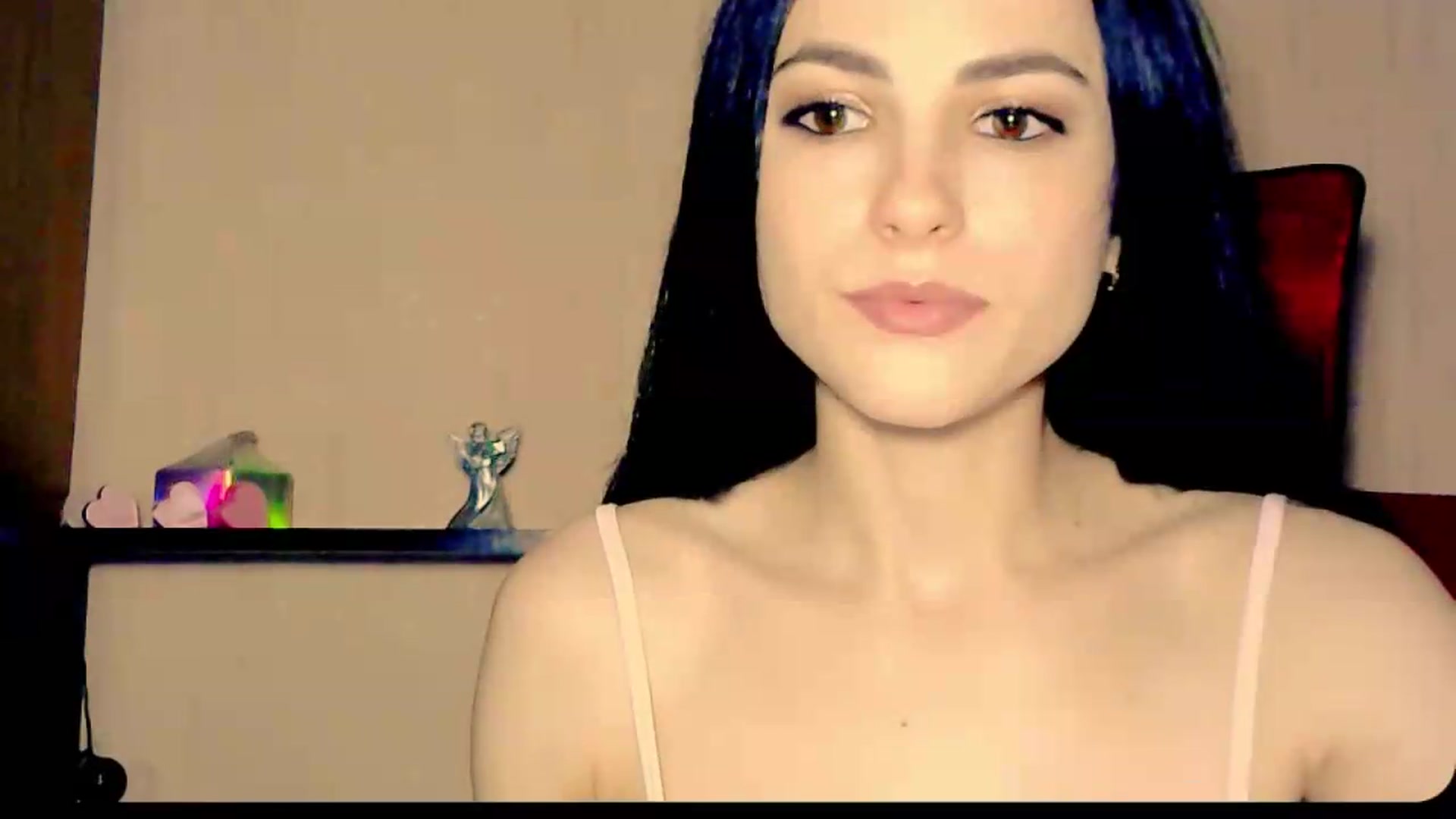 Gallery image thumbnail from Frioninny's myfreecams stream on, 08/06/2026, 21:17 image 6 of 20