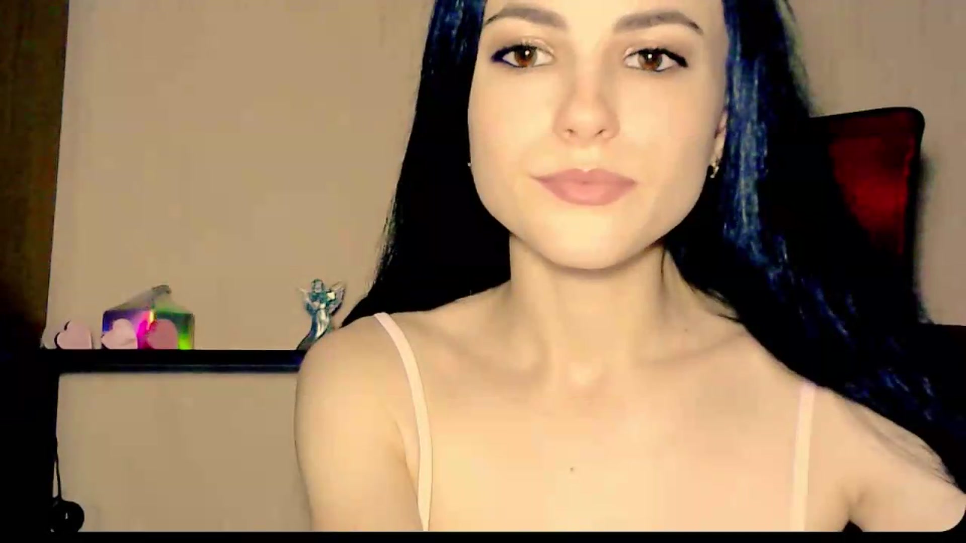 Gallery image thumbnail from Frioninny's myfreecams stream on, 08/06/2026, 21:17 image 12 of 20