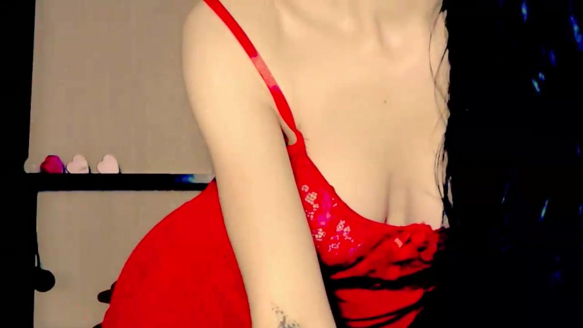 Gallery image thumbnail from Frioninny's myfreecams stream on, 08/08/2026, 01:37 image 15 of 20