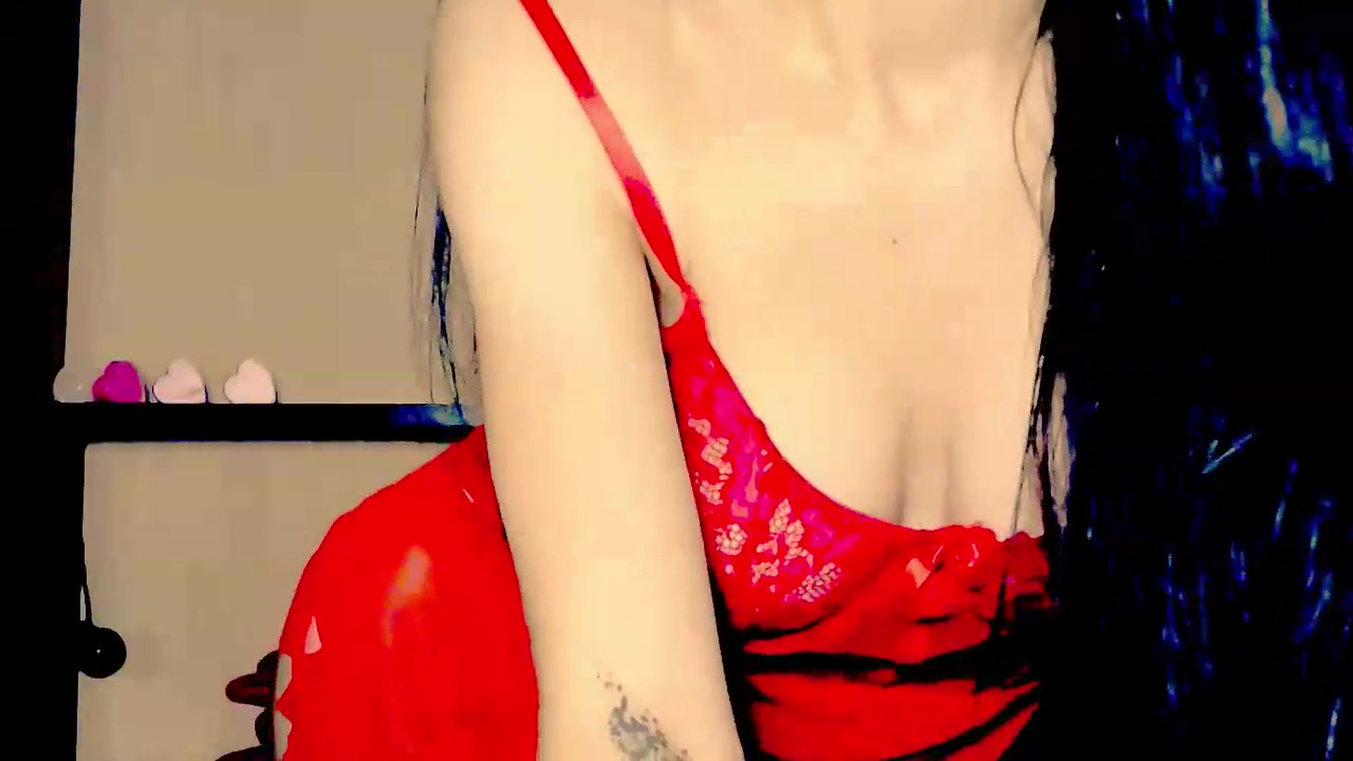 Gallery image thumbnail from Frioninny's myfreecams stream on, 08/08/2026, 01:37 image 14 of 20