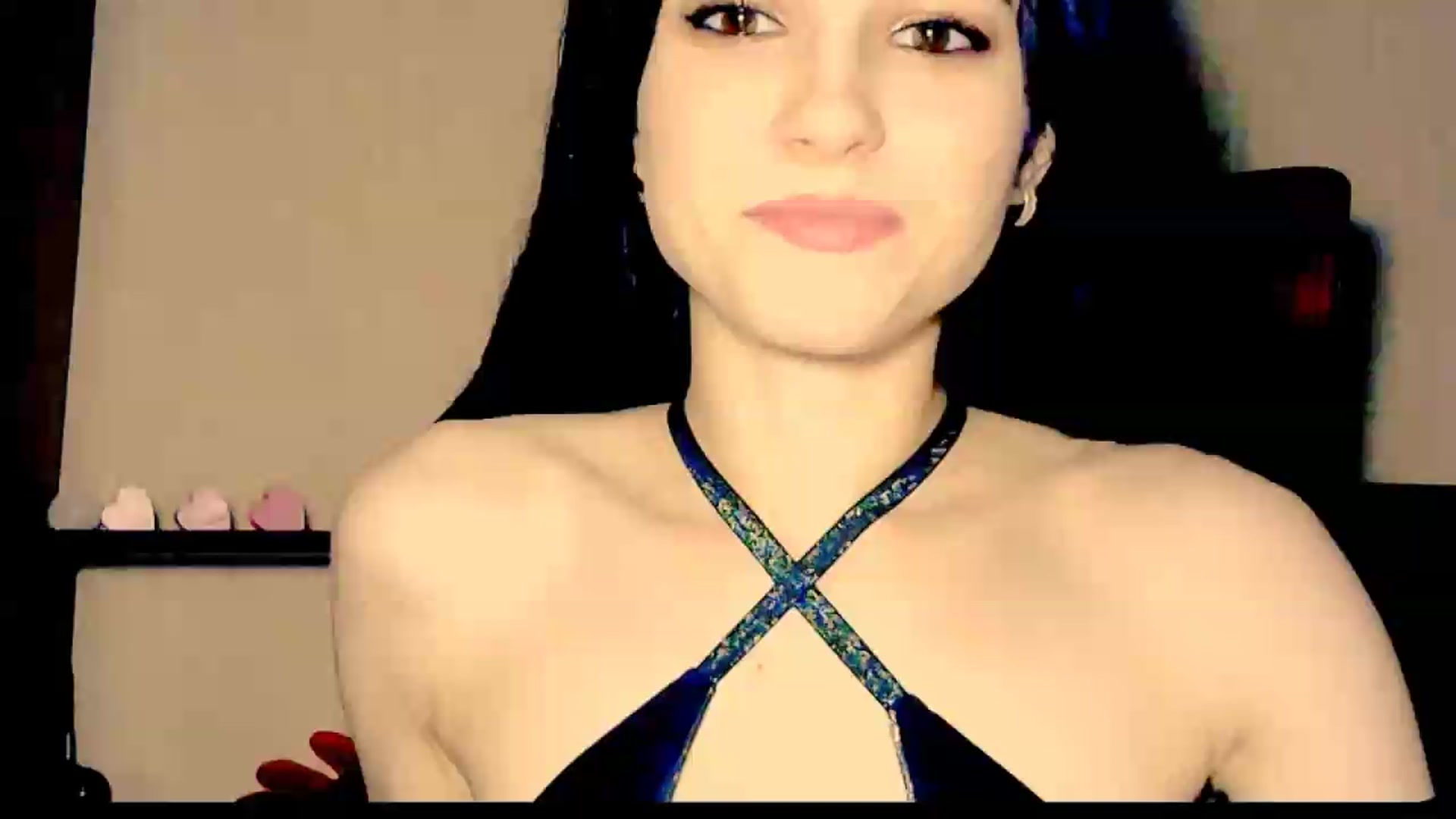 Gallery image thumbnail from Frioninny's myfreecams stream on, 08/08/2026, 18:19 image 14 of 20