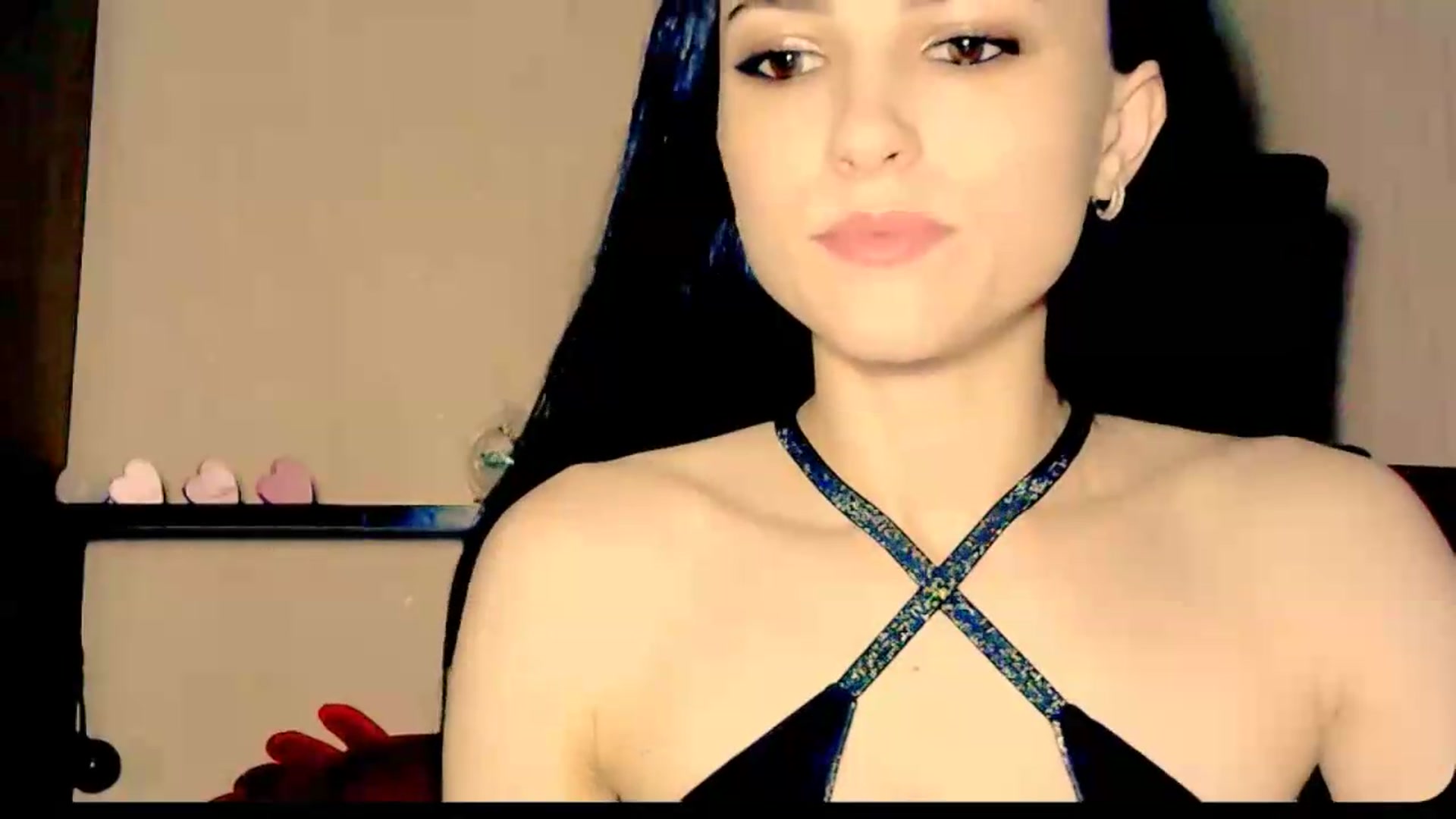 Gallery image thumbnail from Frioninny's myfreecams stream on, 08/08/2026, 20:34 image 4 of 20