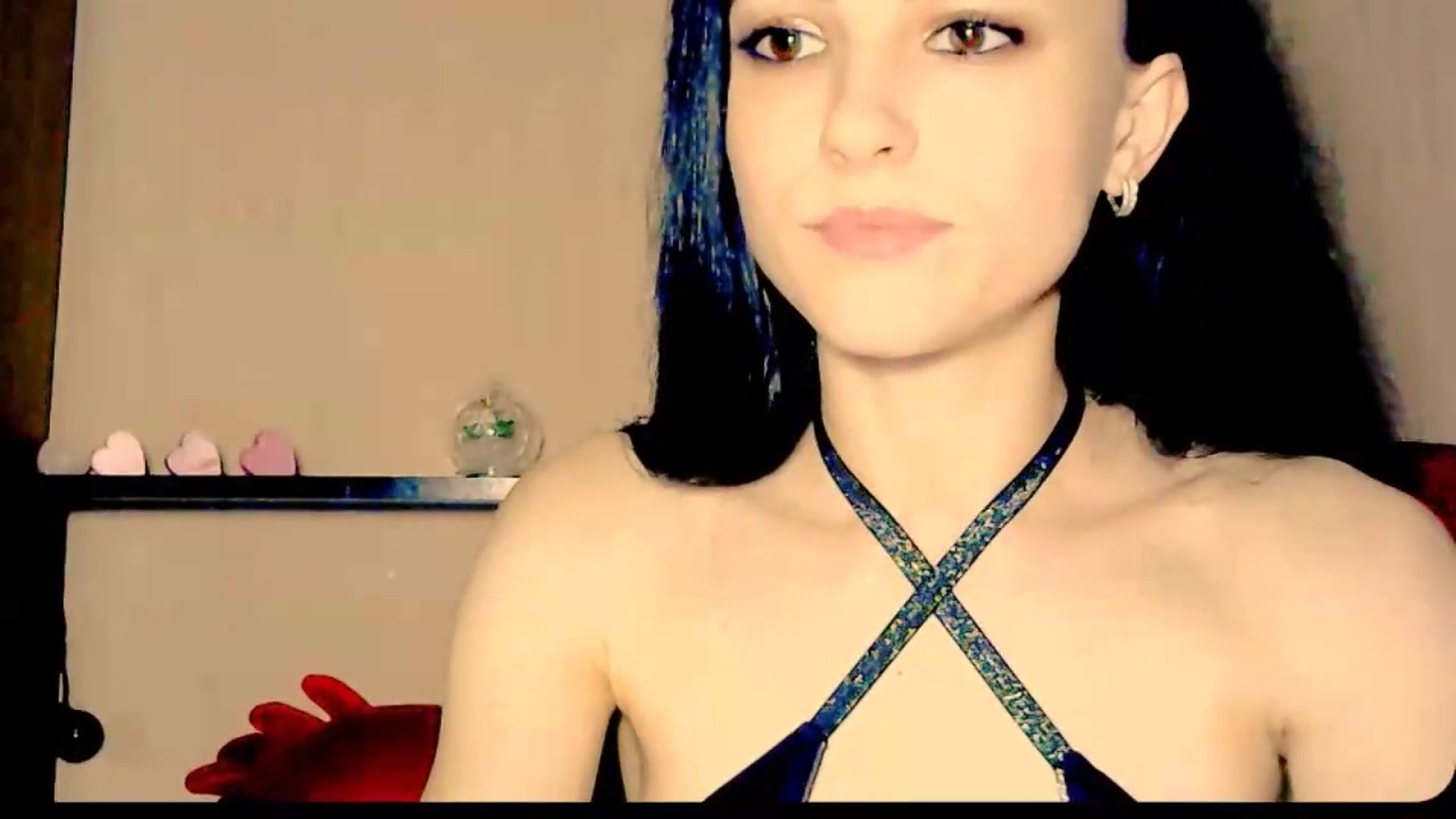 Gallery image thumbnail from Frioninny's myfreecams stream on, 08/08/2026, 22:35 image 9 of 20