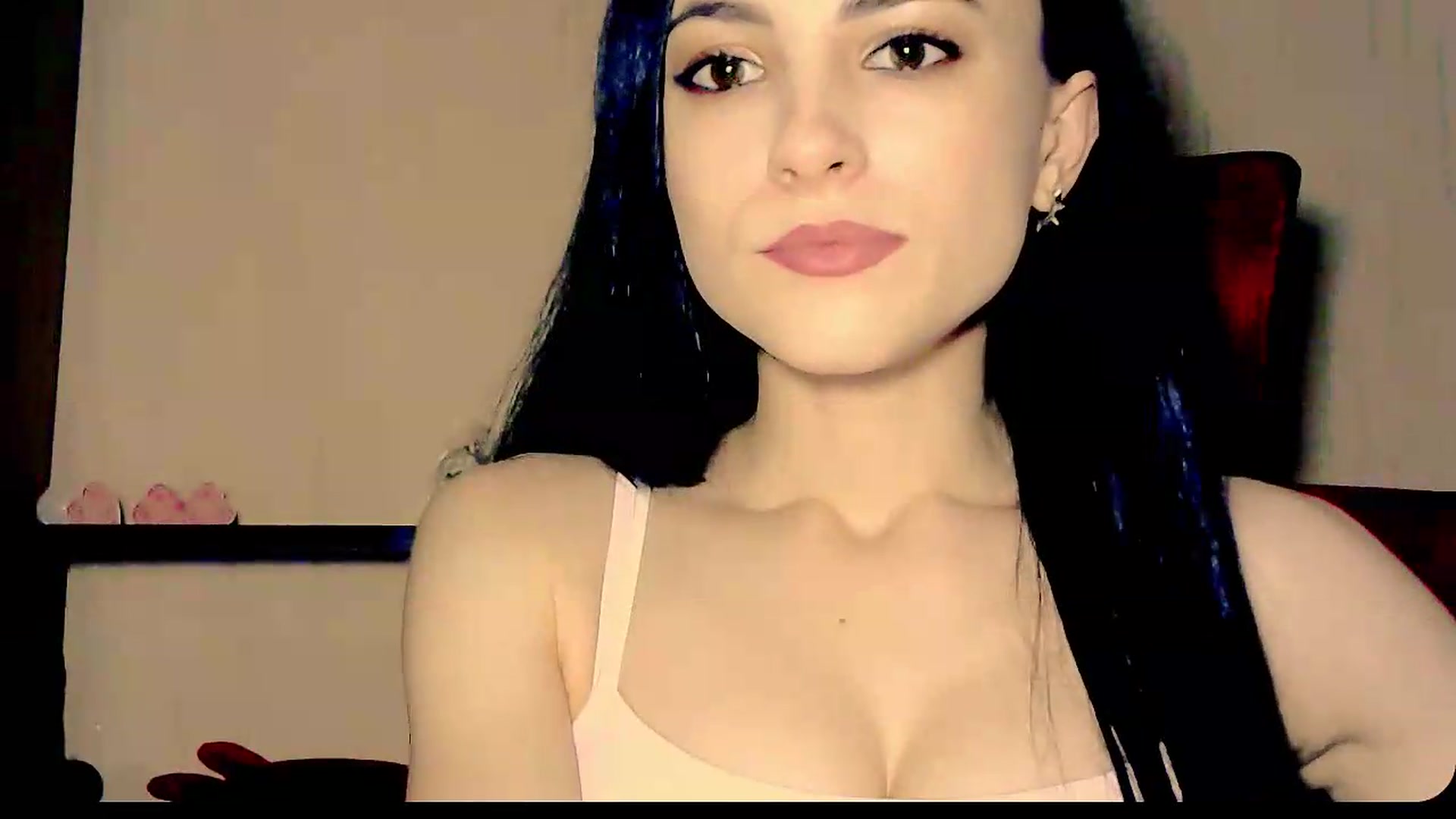 Gallery image thumbnail from Frioninny's myfreecams stream on, 08/15/2026, 19:07 image 17 of 20
