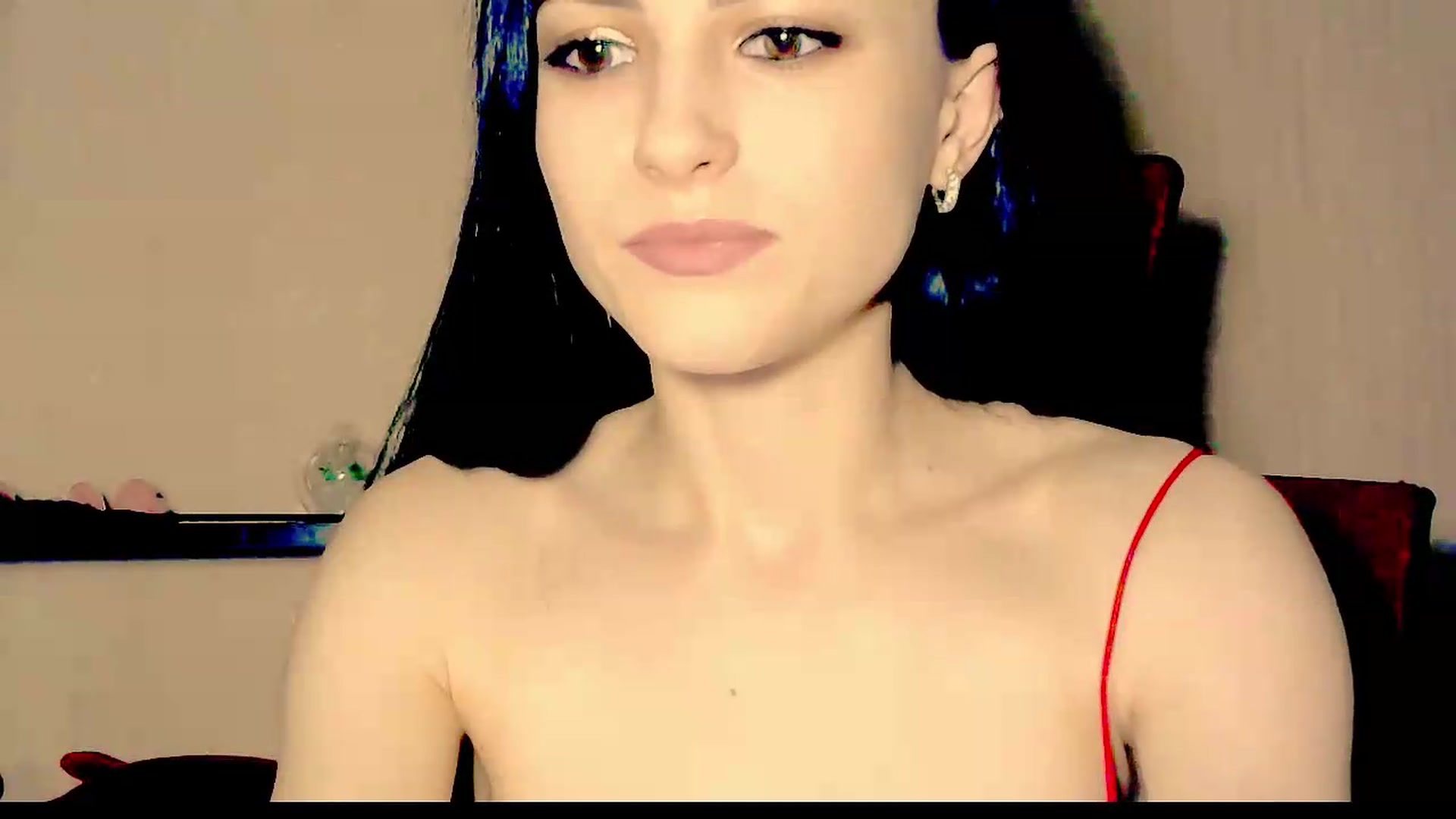 Gallery image thumbnail from Frioninny's myfreecams stream on, 08/22/2026, 24:02 image 16 of 20