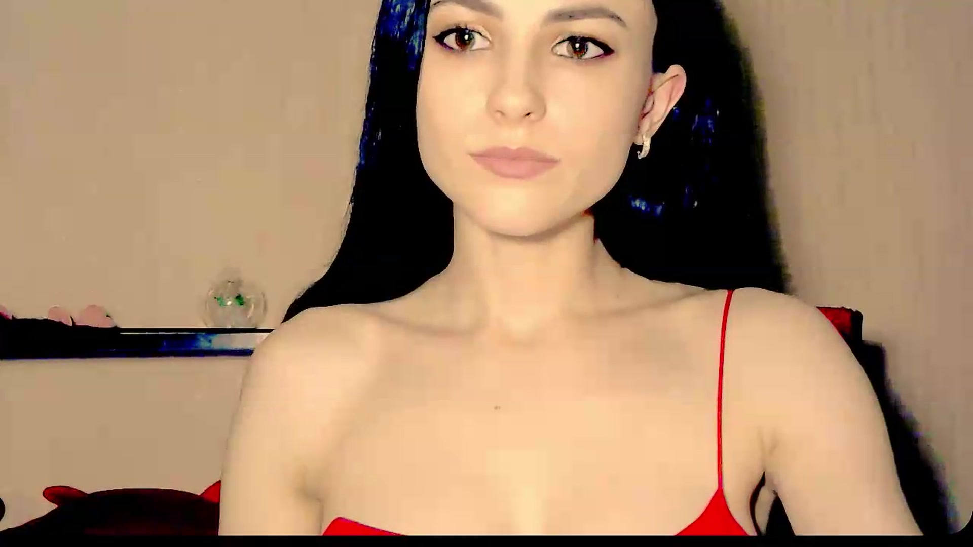Gallery image thumbnail from Frioninny's myfreecams stream on, 08/22/2026, 24:35 image 17 of 20