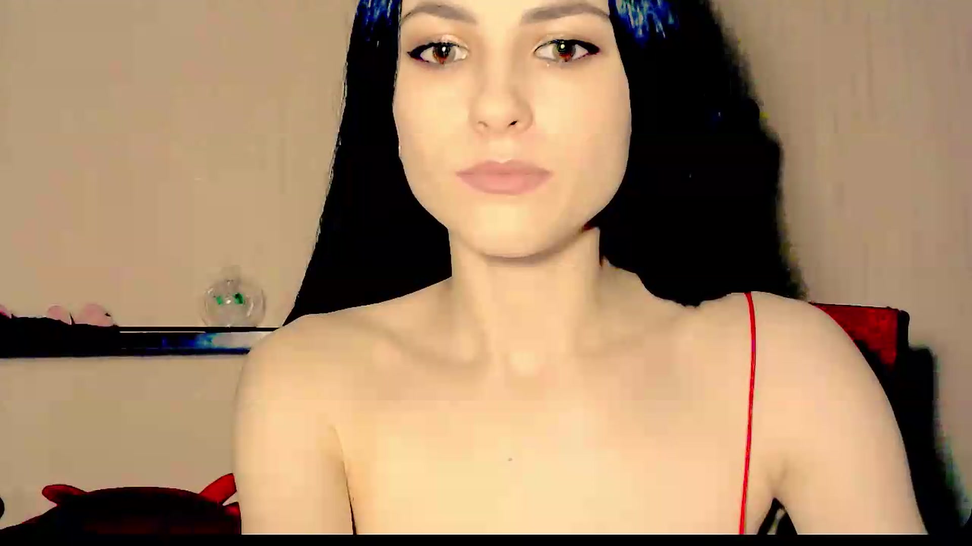 Gallery image thumbnail from Frioninny's myfreecams stream on, 08/22/2026, 24:35 image 2 of 20