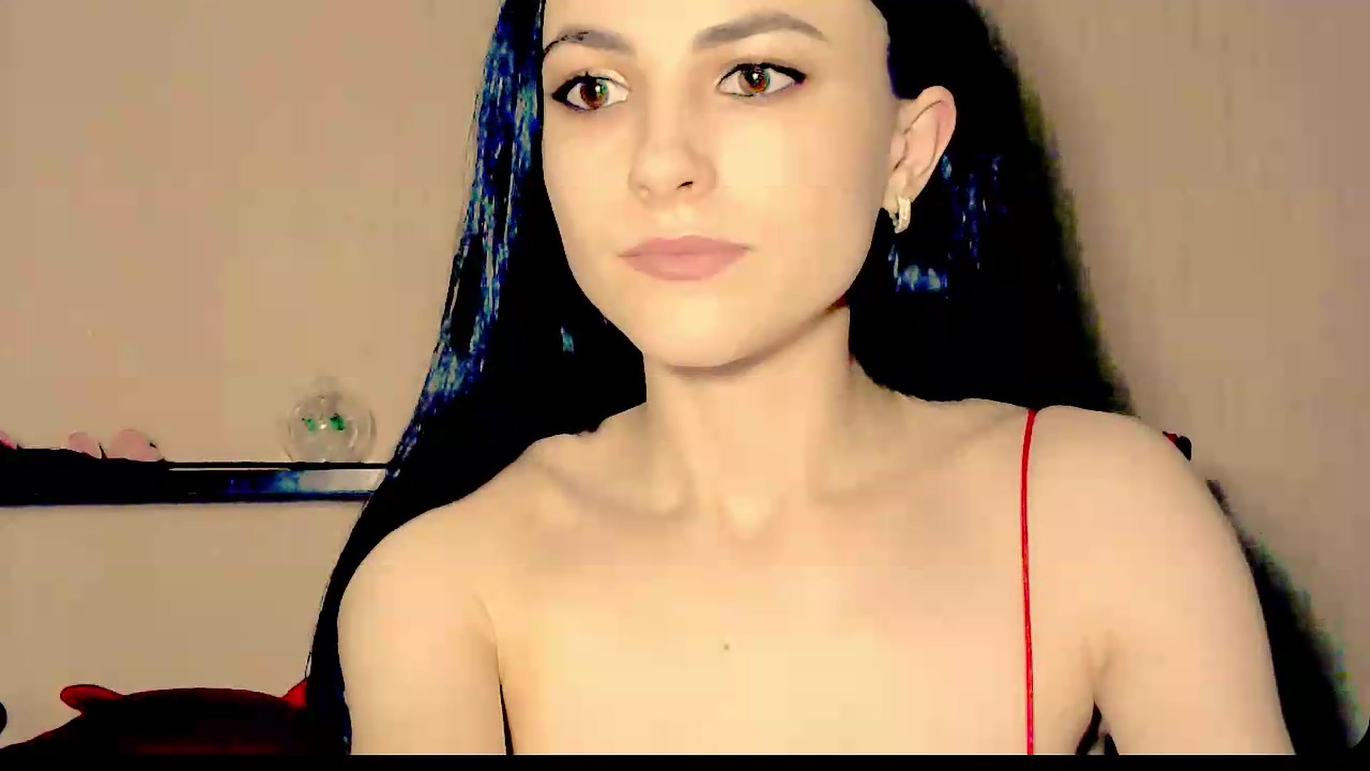 Gallery image thumbnail from Frioninny's myfreecams stream on, 08/22/2026, 24:35 image 18 of 20