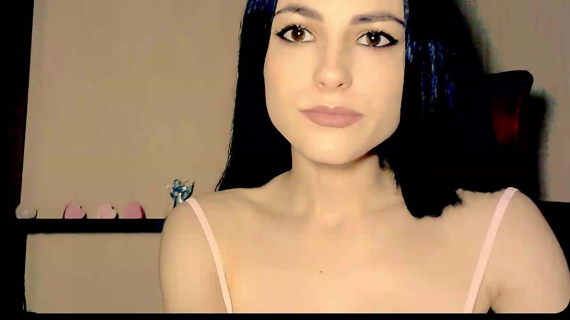 Gallery image thumbnail from Frioninny's myfreecams stream on, 08/27/2026, 19:42 image 10 of 20