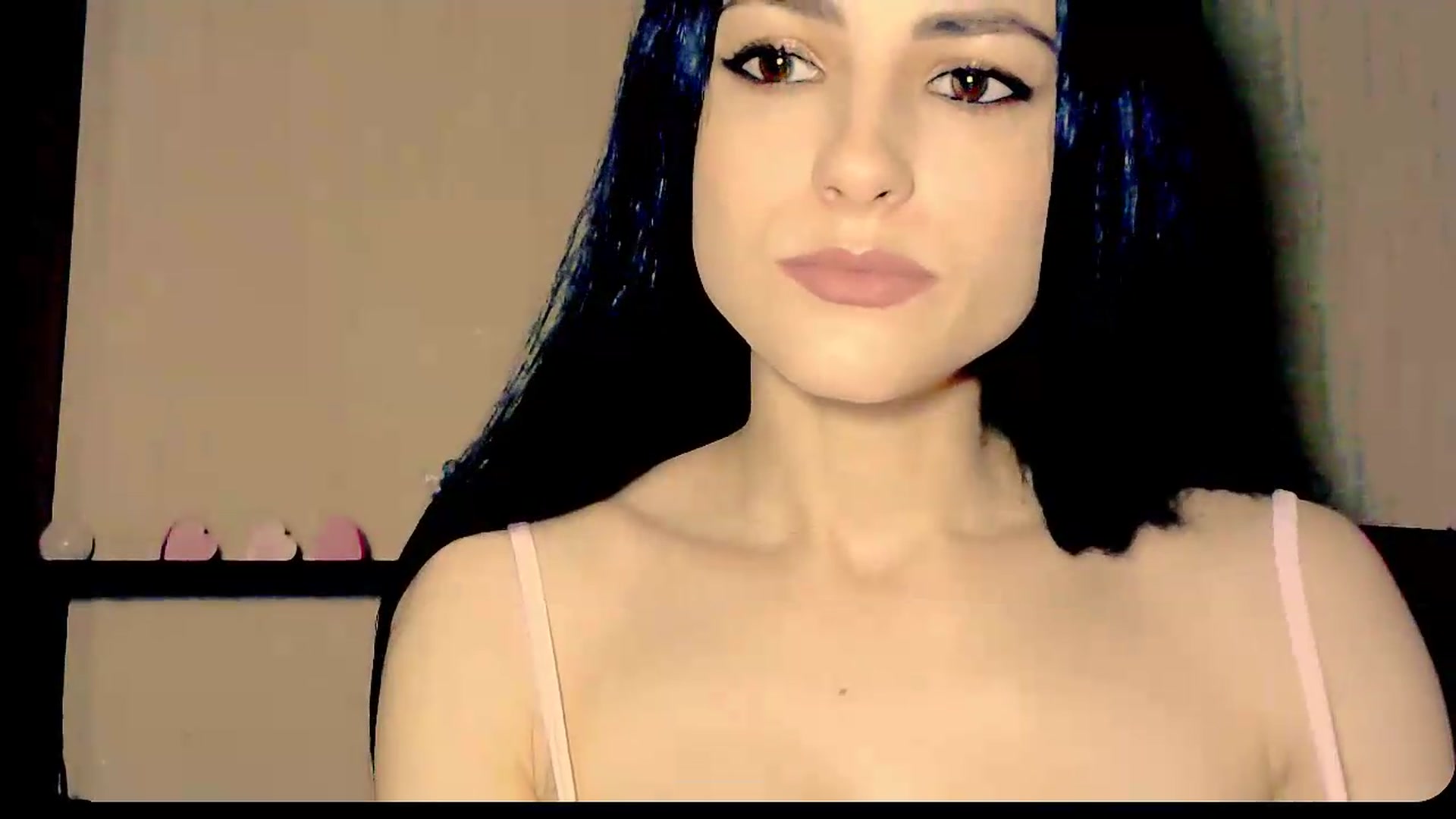 Gallery image thumbnail from Frioninny's myfreecams stream on, 08/27/2026, 19:42 image 9 of 20