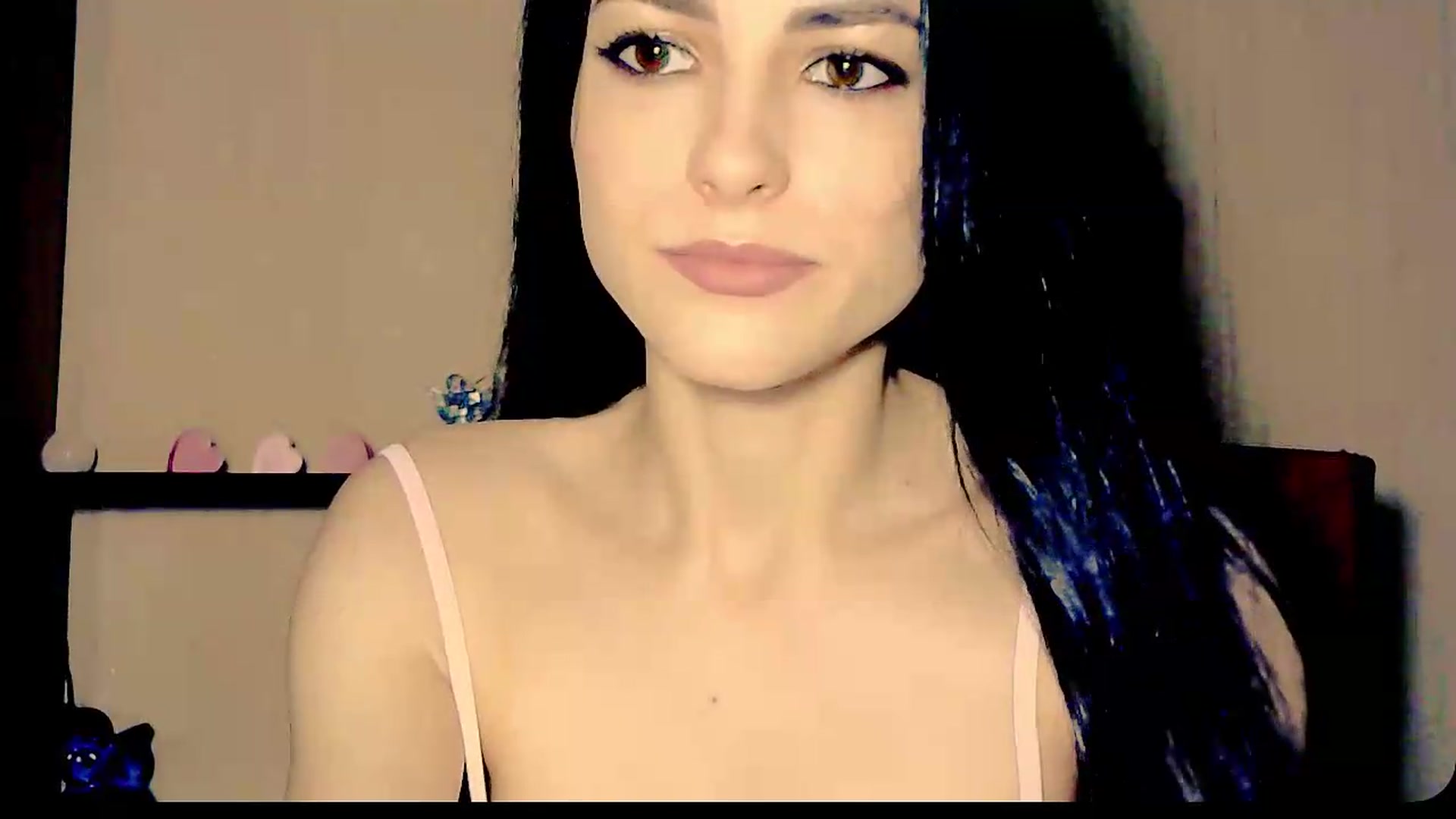 Gallery image thumbnail from Frioninny's myfreecams stream on, 08/27/2026, 19:42 image 16 of 20