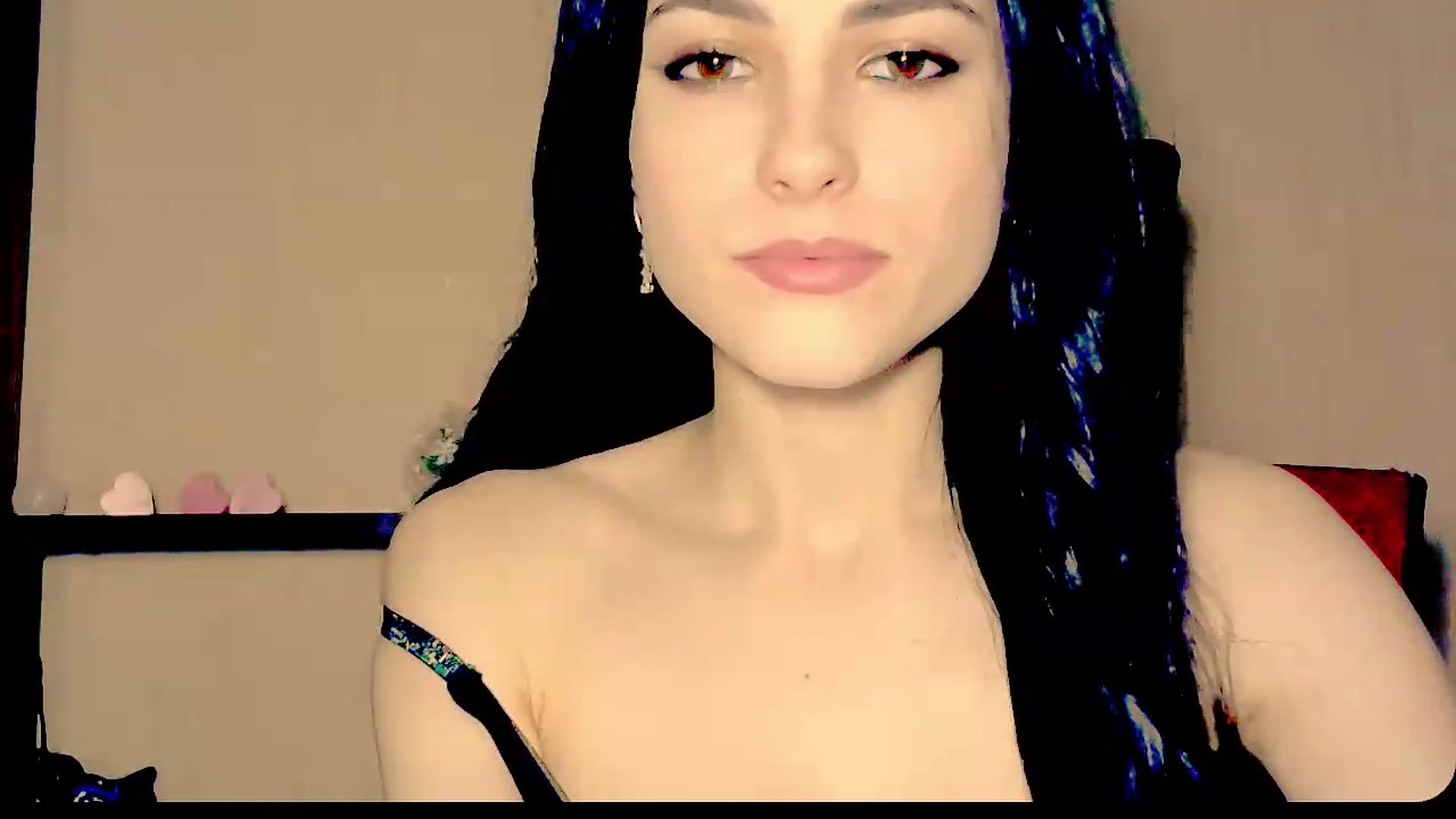 Gallery image thumbnail from Frioninny's myfreecams stream on, 08/28/2026, 19:18 image 8 of 20
