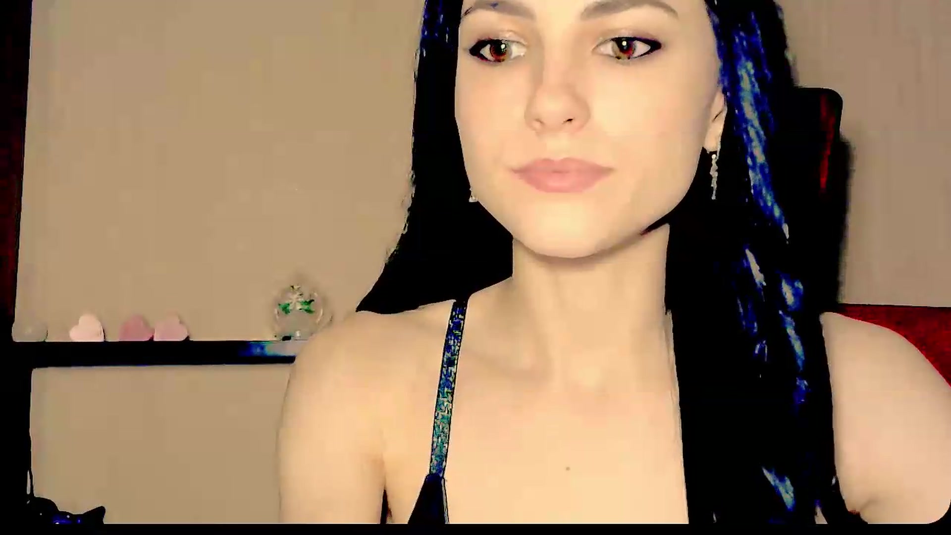 Gallery image thumbnail from Frioninny's myfreecams stream on, 08/28/2026, 21:49 image 12 of 20