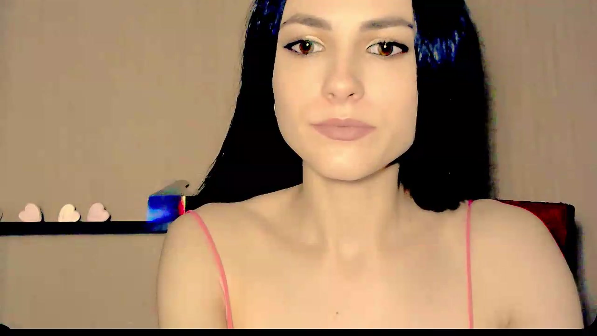 Gallery image thumbnail from Frioninny's myfreecams stream on, 08/29/2026, 19:53 image 16 of 20