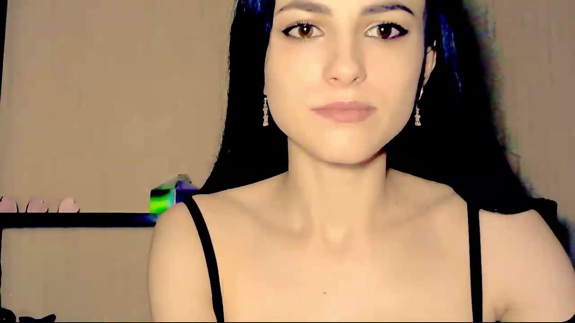 Gallery image thumbnail from Frioninny's myfreecams stream on, 08/30/2026, 20:59 image 19 of 20