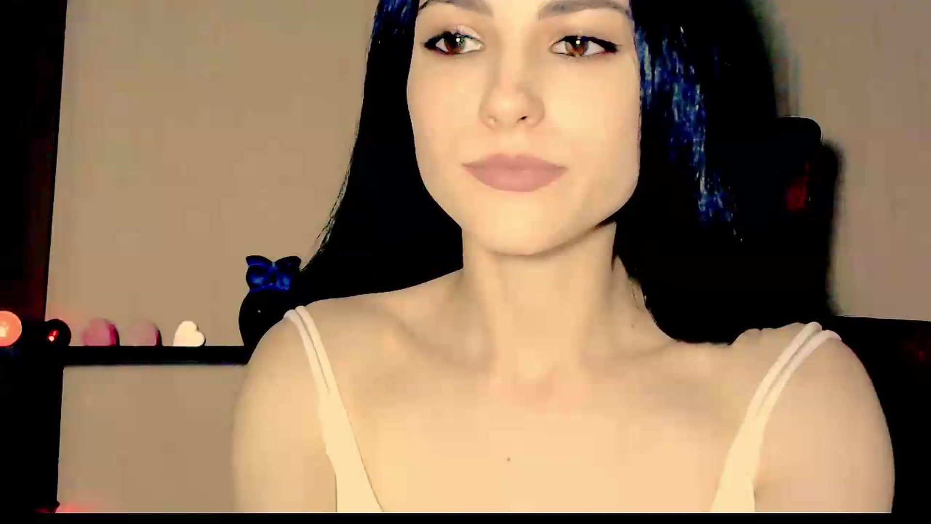 Gallery image thumbnail from Frioninny's myfreecams stream on, 09/04/2026, 20:07 image 6 of 20