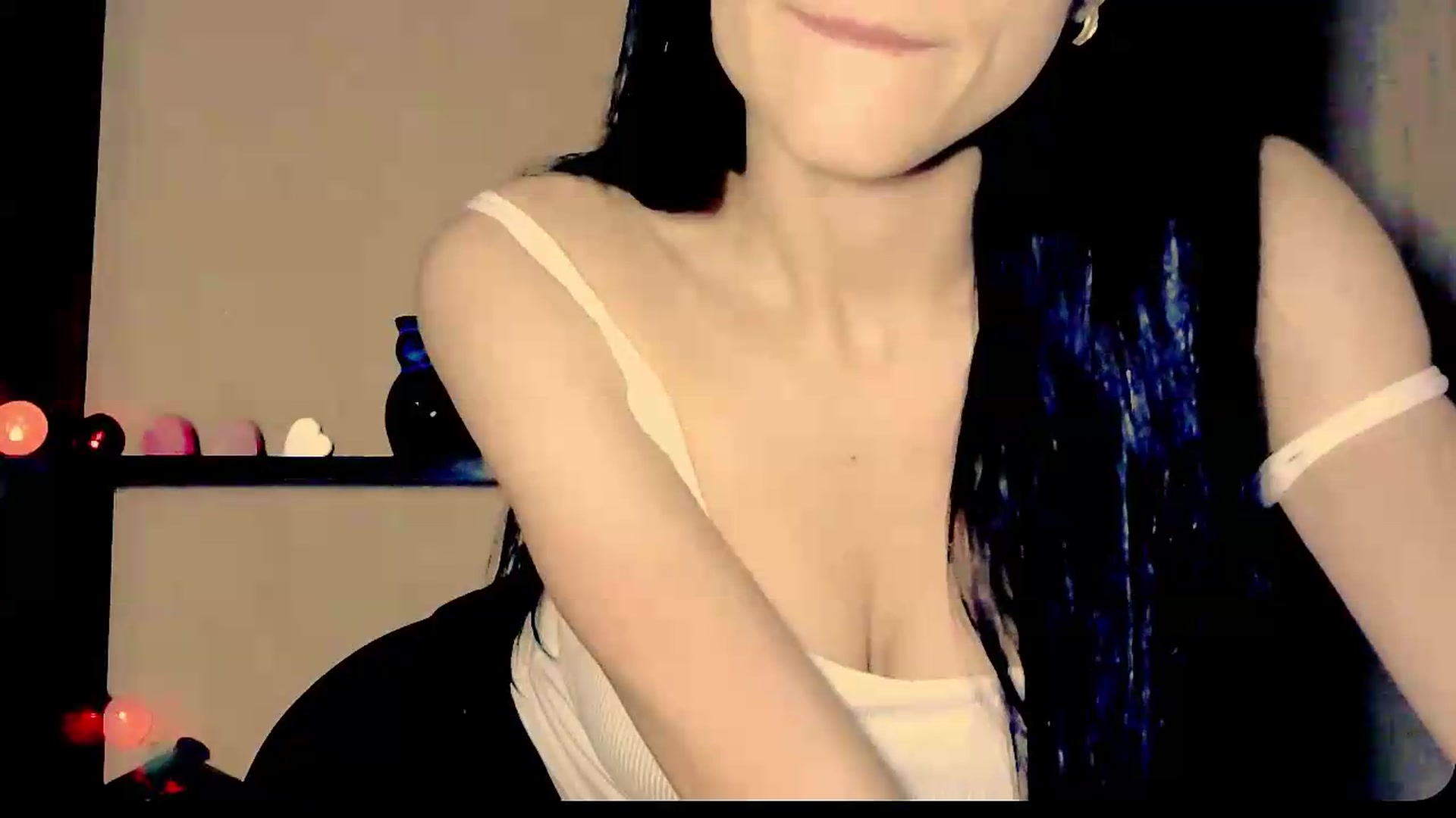 Gallery image thumbnail from Frioninny's myfreecams stream on, 09/04/2026, 20:07 image 16 of 20