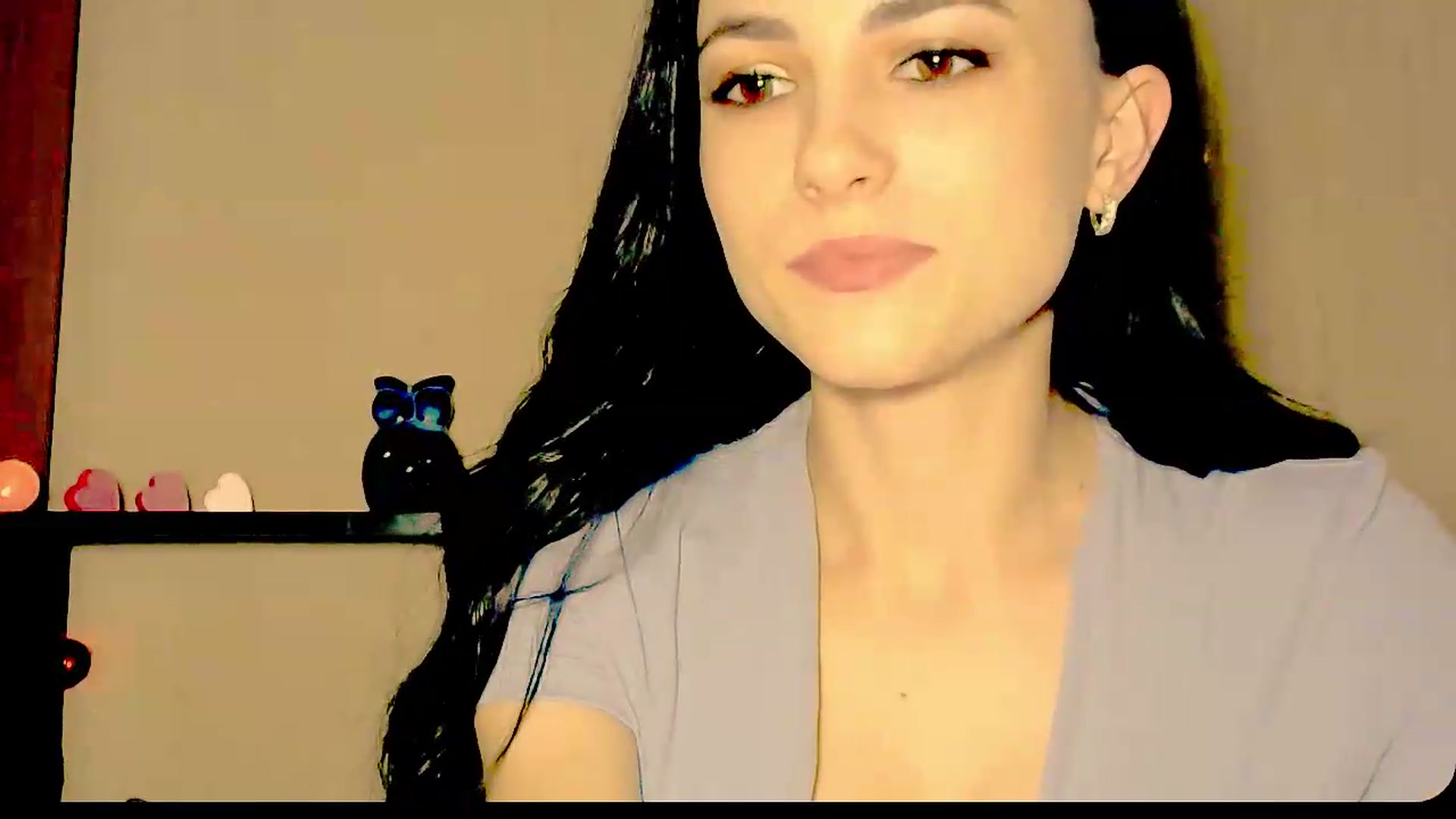 Gallery image thumbnail from Frioninny's myfreecams stream on, 09/05/2026, 19:26 image 12 of 20