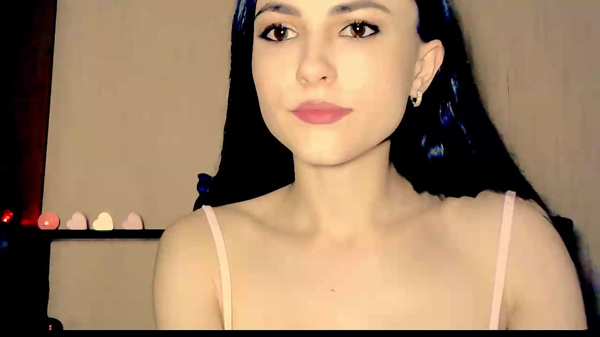 Gallery image thumbnail from Frioninny's myfreecams stream on, 09/10/2026, 18:44 image 15 of 20