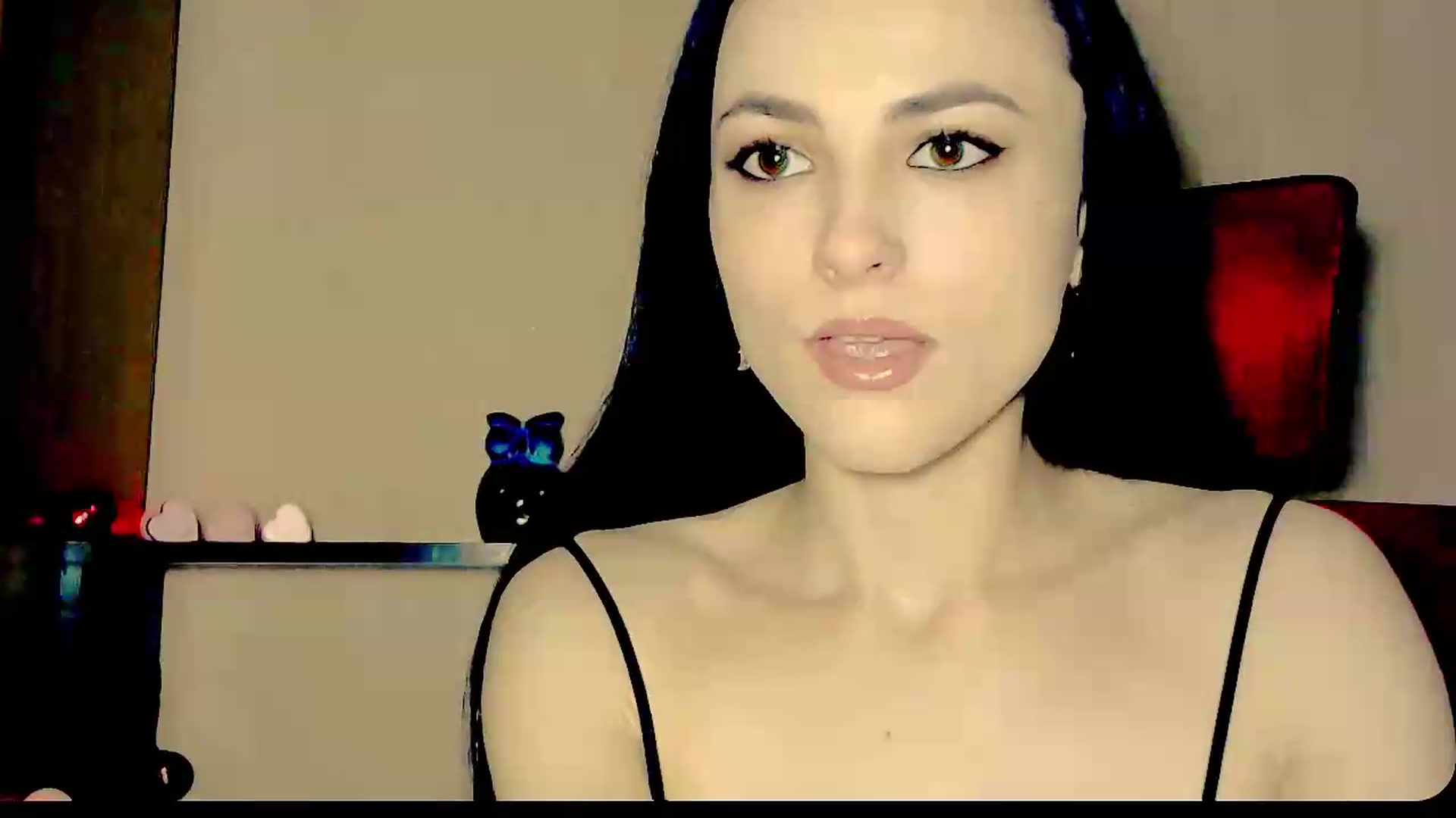 Gallery image thumbnail from Frioninny's myfreecams stream on, 09/13/2026, 18:32 image 15 of 20
