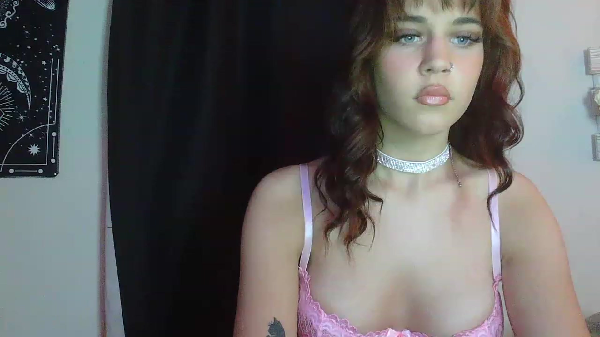 Gallery image thumbnail from FriskyKitty4U's myfreecams stream on, 11/26/2022, 24:00 image 6 of 20