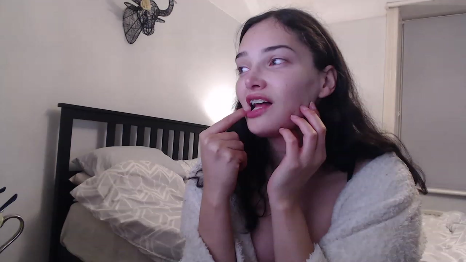 Gallery image thumbnail from Frodoslaggins's myfreecams stream on, 11/16/2022, 21:22 image 8 of 20