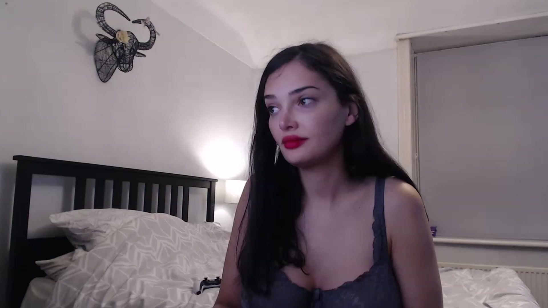Gallery image thumbnail from Frodoslaggins's myfreecams stream on, 11/21/2022, 21:14 image 15 of 20