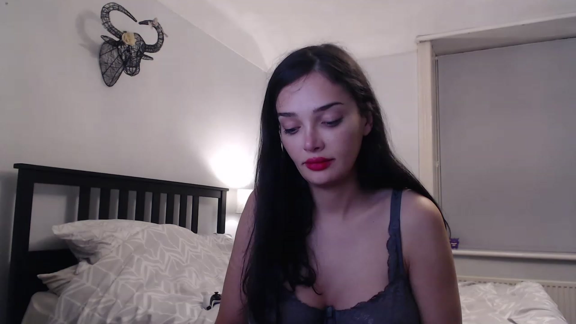 Gallery image thumbnail from Frodoslaggins's myfreecams stream on, 11/21/2022, 21:14 image 17 of 20