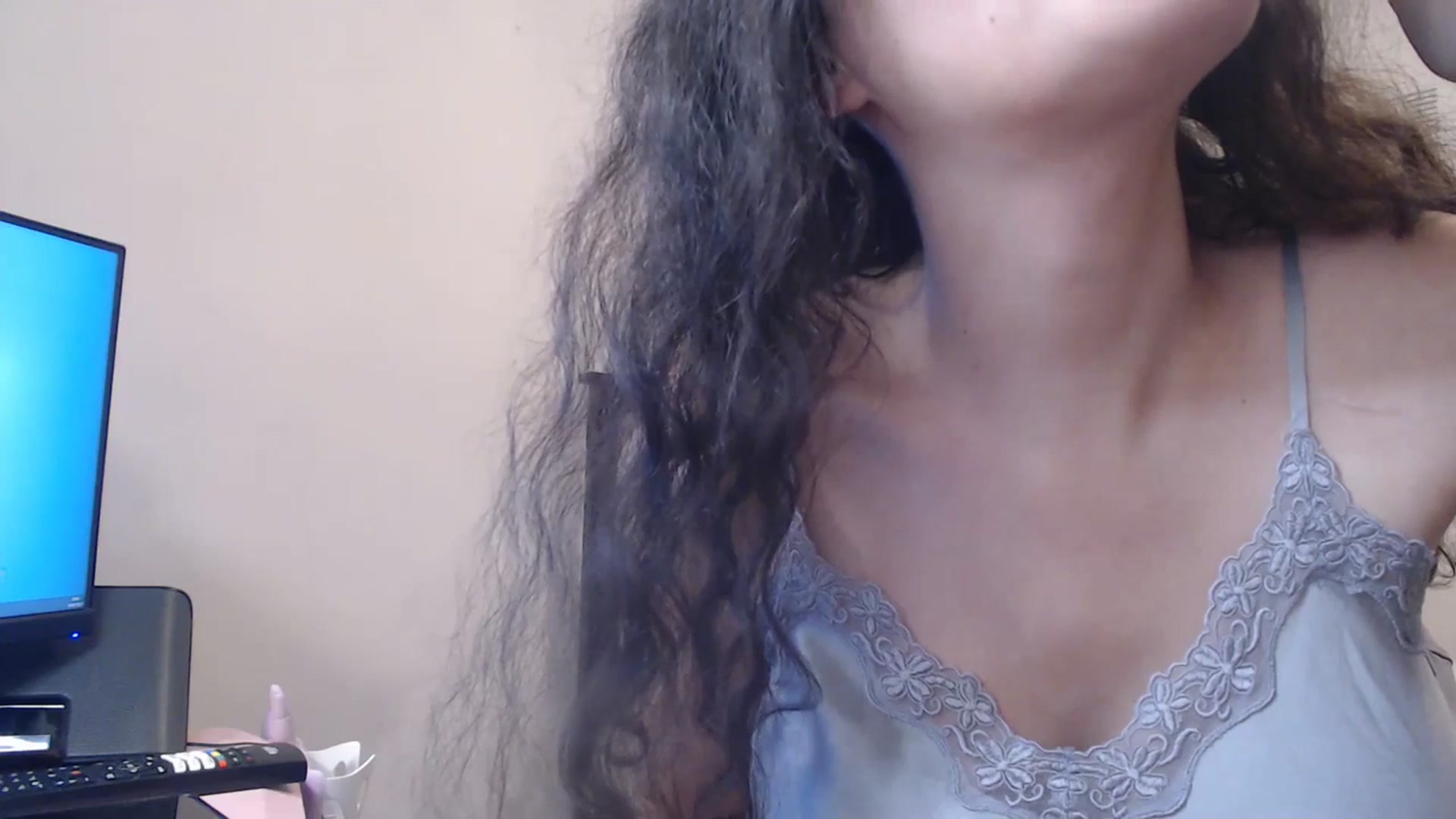 Gallery image thumbnail from Frodoslaggins's myfreecams stream on, 07/19/2023, 21:15 image 2 of 20