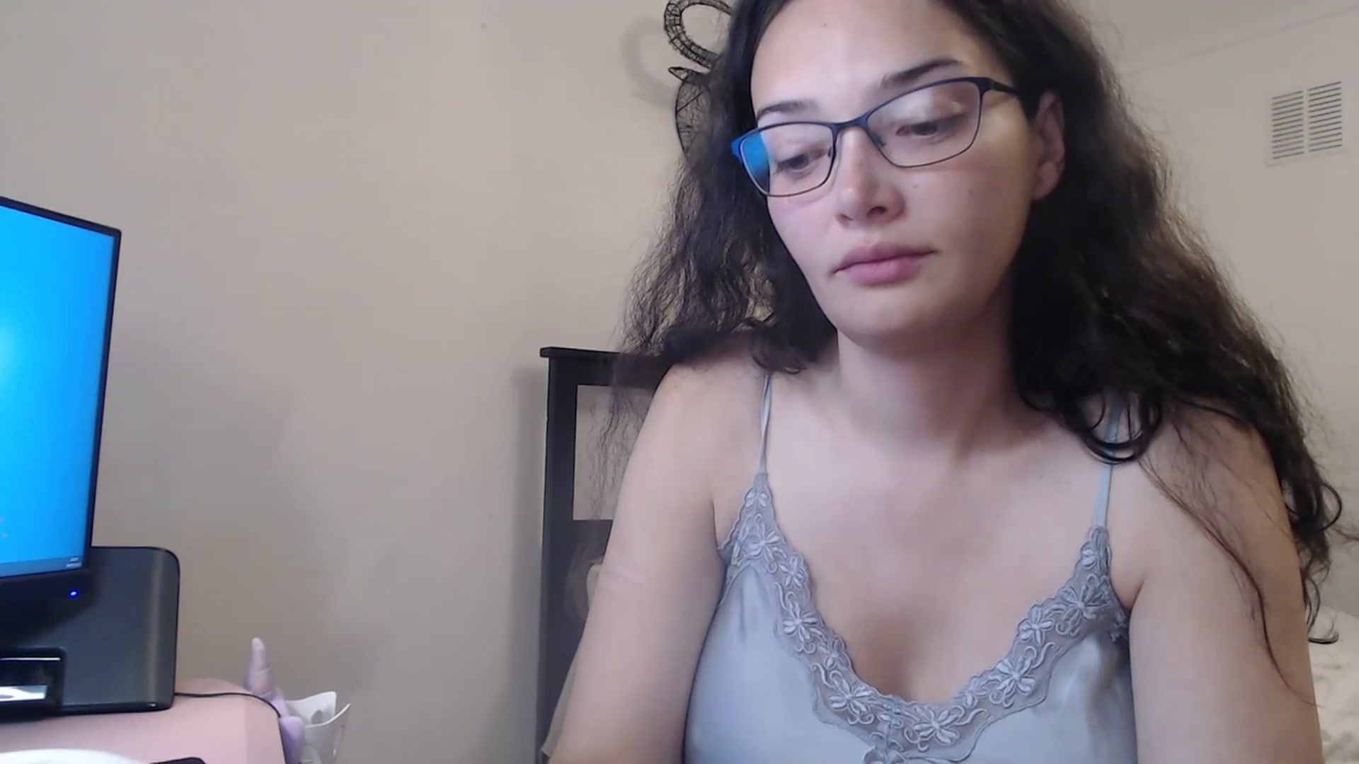 Gallery image thumbnail from Frodoslaggins's myfreecams stream on, 07/19/2023, 21:15 image 20 of 20