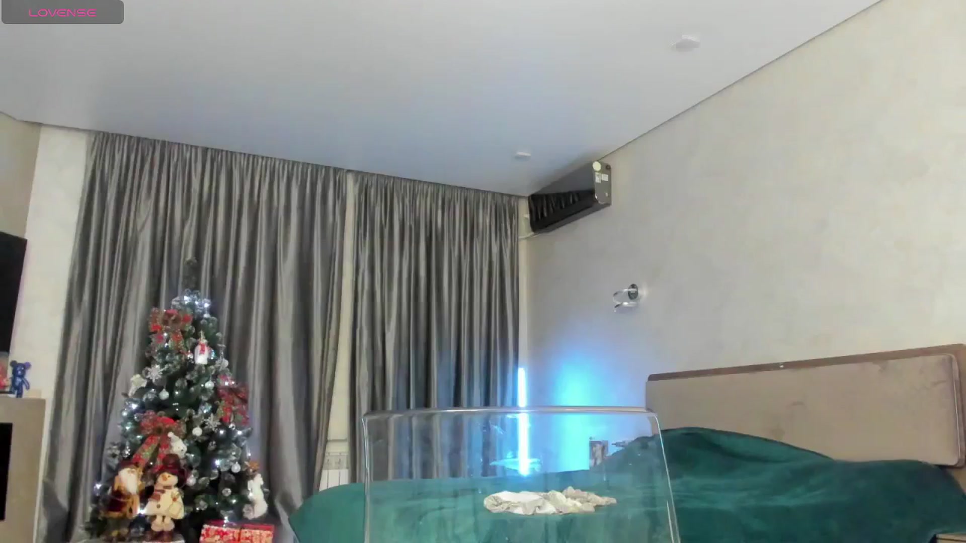 Gallery image thumbnail from FromParadiseK's myfreecams stream on, 12/17/2025, 18:53 image 14 of 20