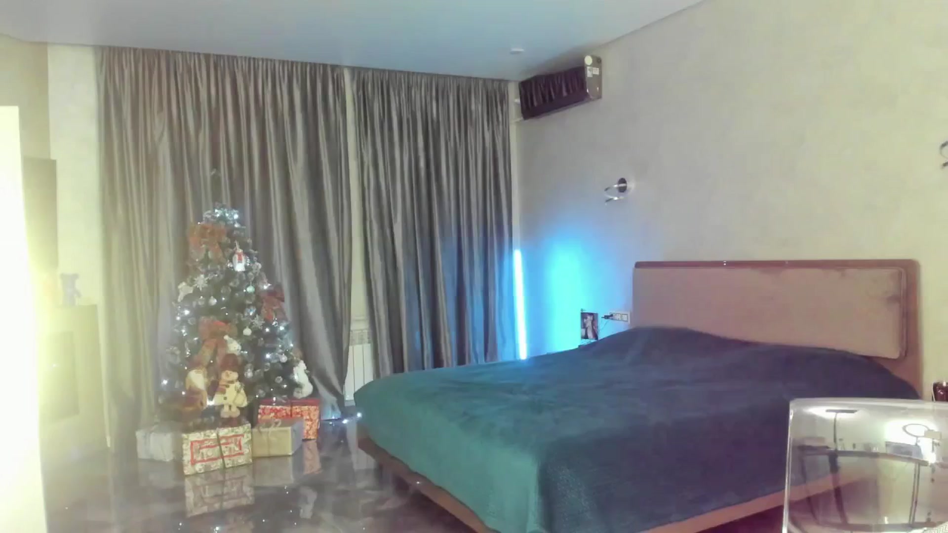 Gallery image thumbnail from FromParadiseK's myfreecams stream on, 12/18/2025, 18:36 image 9 of 20