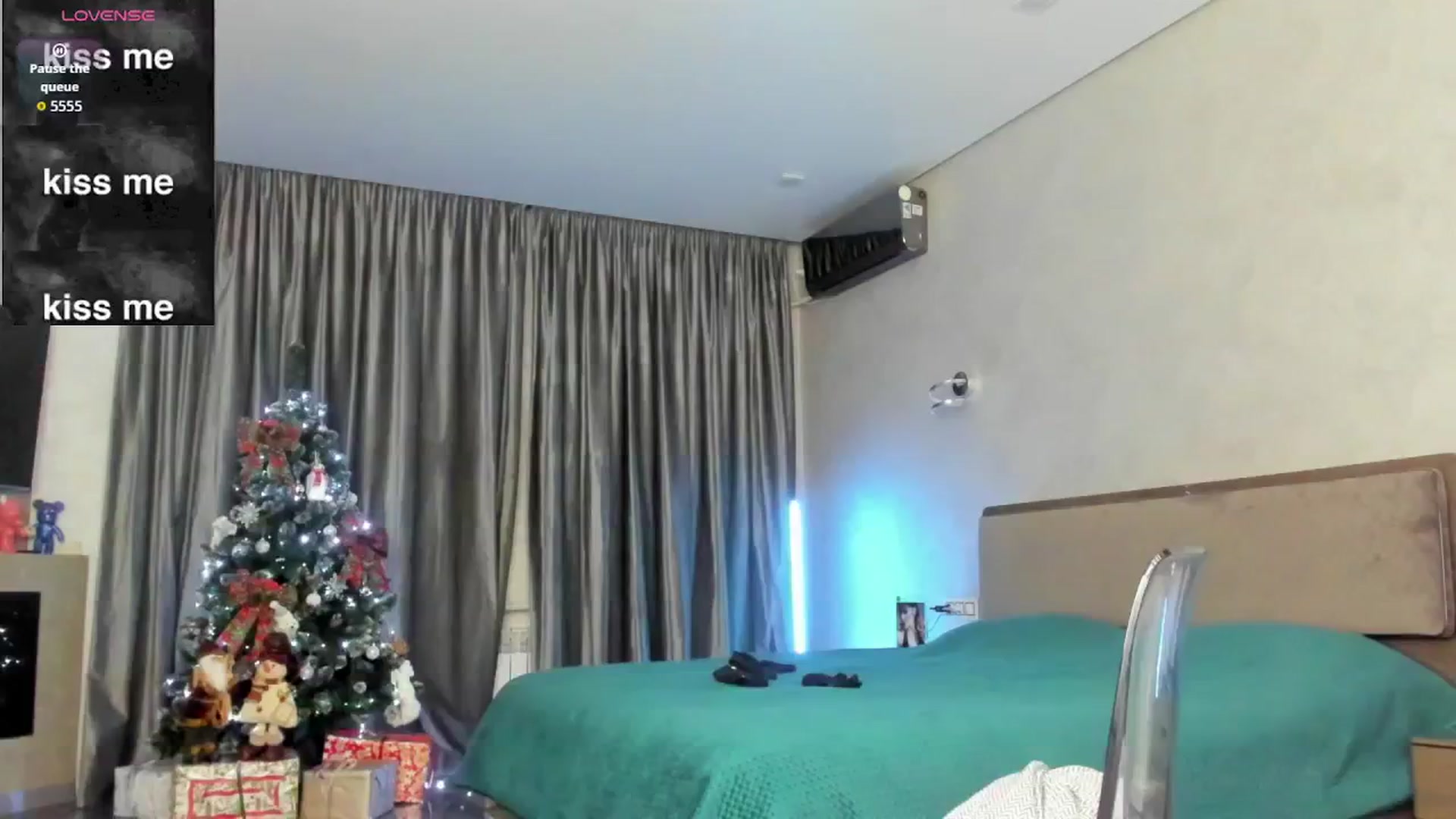 Gallery image thumbnail from FromParadiseK's myfreecams stream on, 12/19/2025, 21:27 image 9 of 20