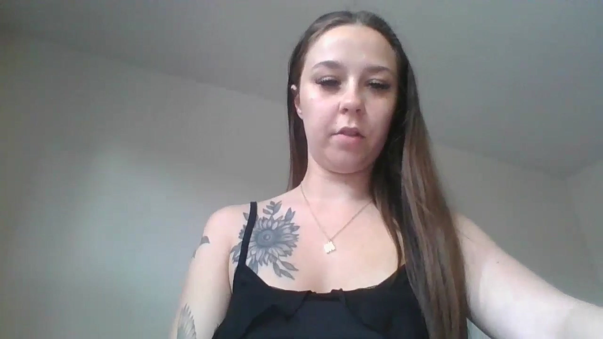 Gallery image thumbnail from Fuchsialove's myfreecams stream on, 05/26/2024, 16:43 image 5 of 20