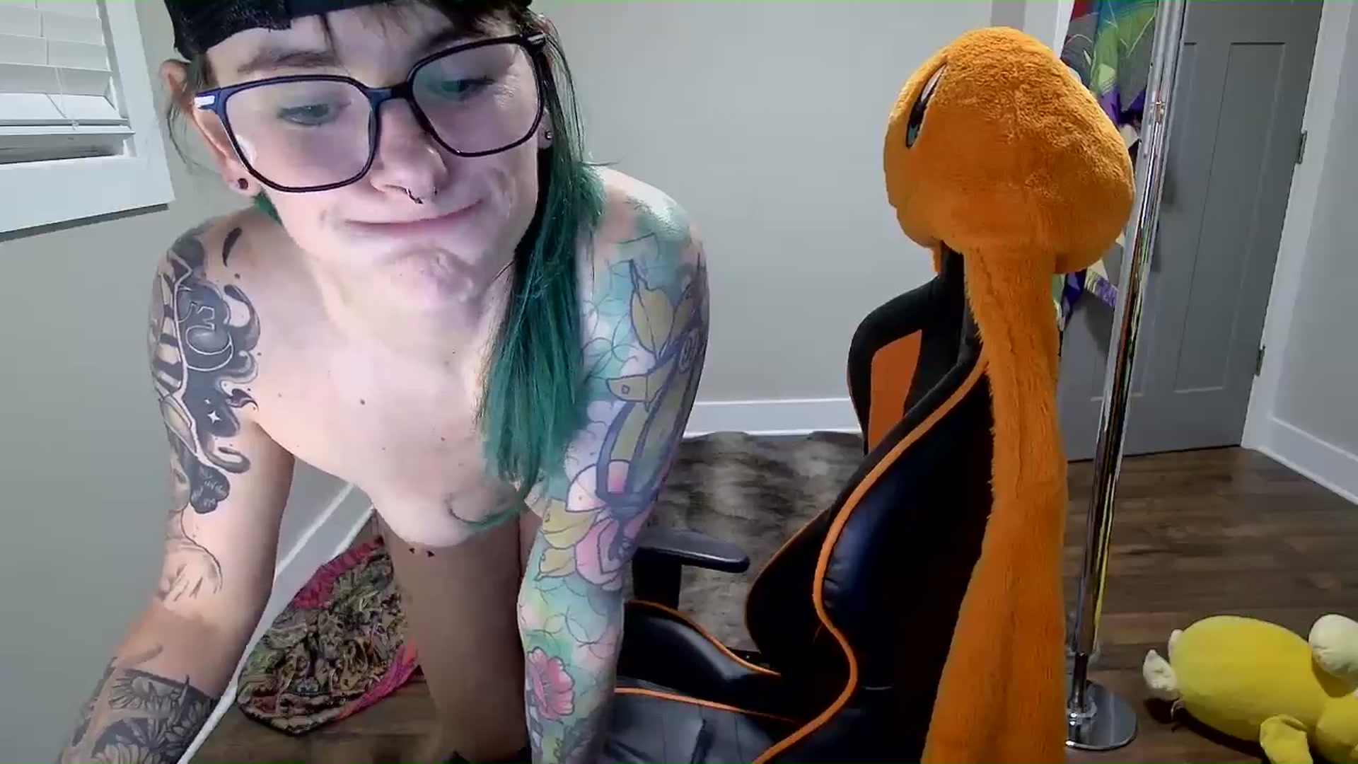 Gallery image thumbnail from Fueledbyfiona's myfreecams stream on, 02/03/2025, 06:19 image 18 of 20