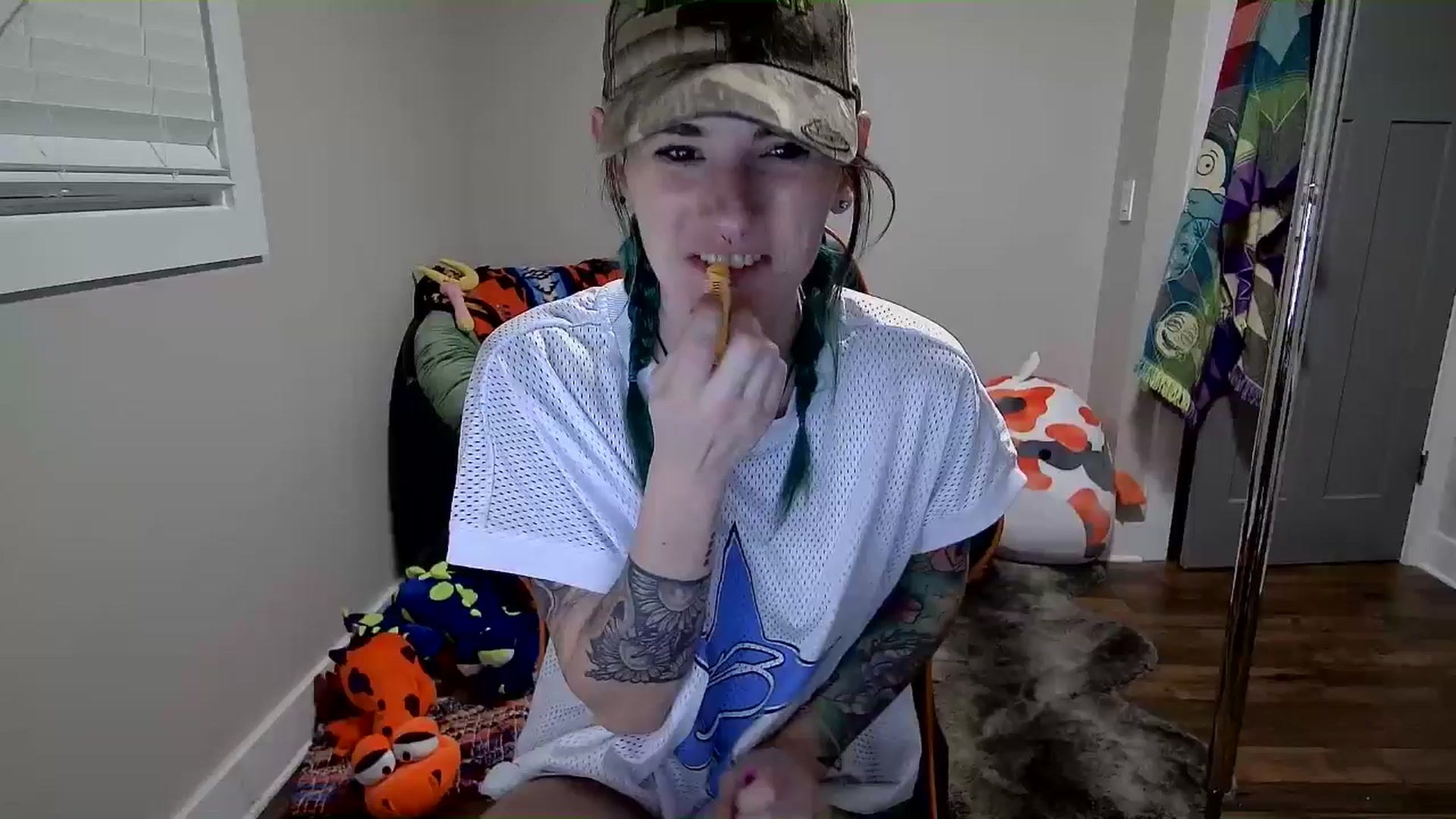 Gallery image thumbnail from Fueledbyfiona's myfreecams stream on, 02/04/2025, 02:34 image 1 of 20