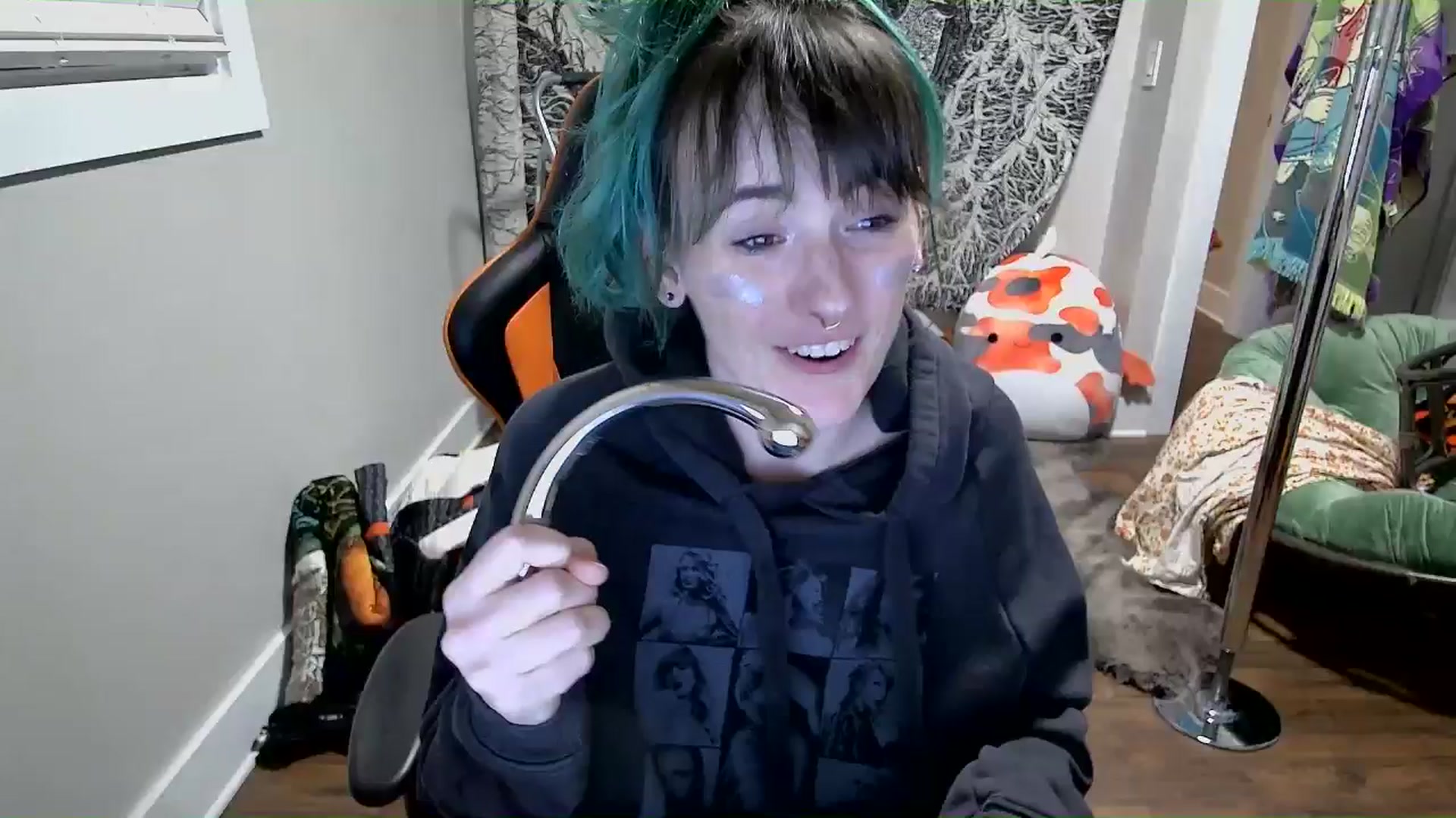 Gallery image thumbnail from Fueledbyfiona's myfreecams stream on, 02/10/2025, 03:17 image 14 of 20