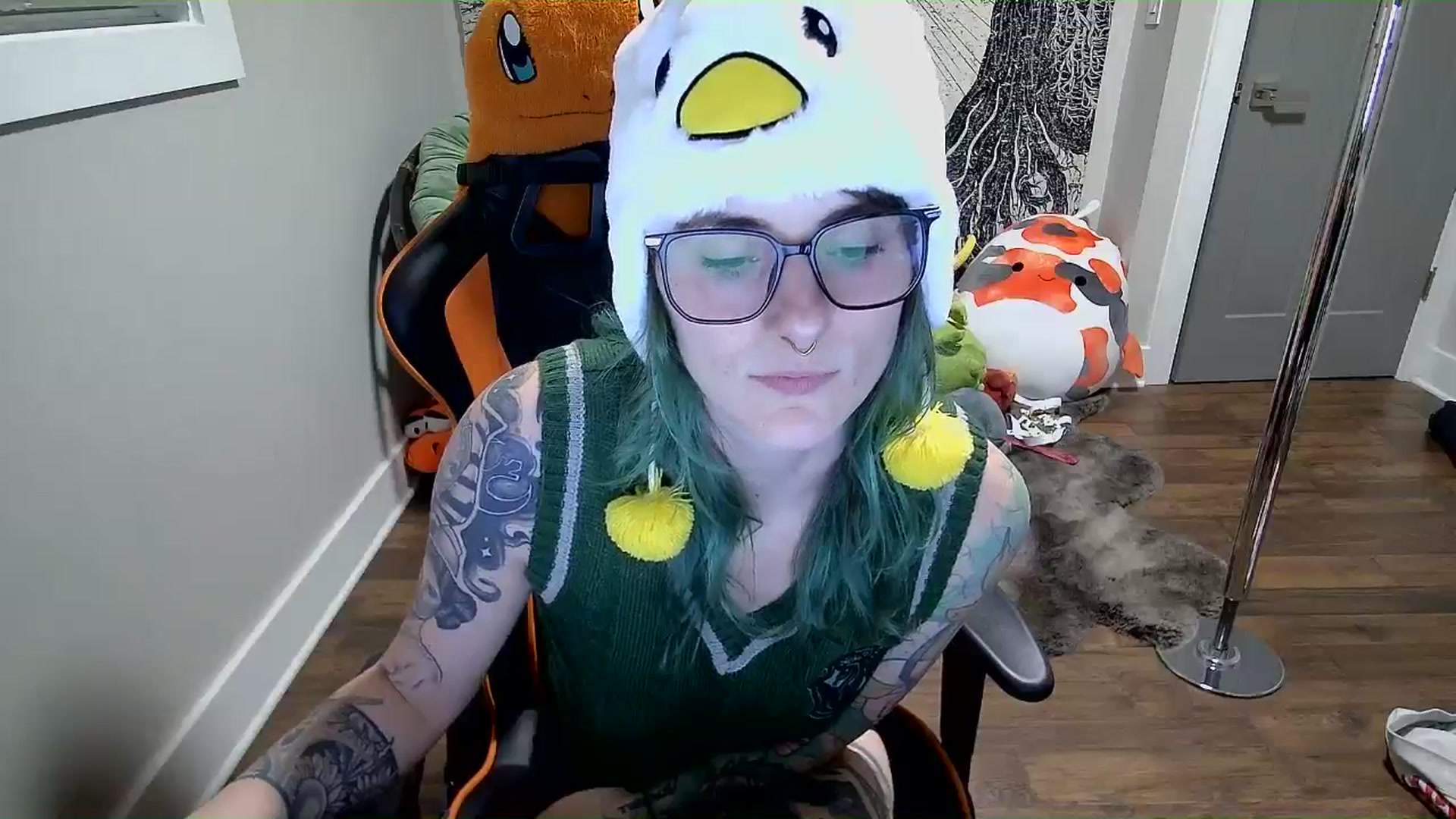 Gallery image thumbnail from Fueledbyfiona's myfreecams stream on, 02/18/2025, 02:28 image 18 of 20
